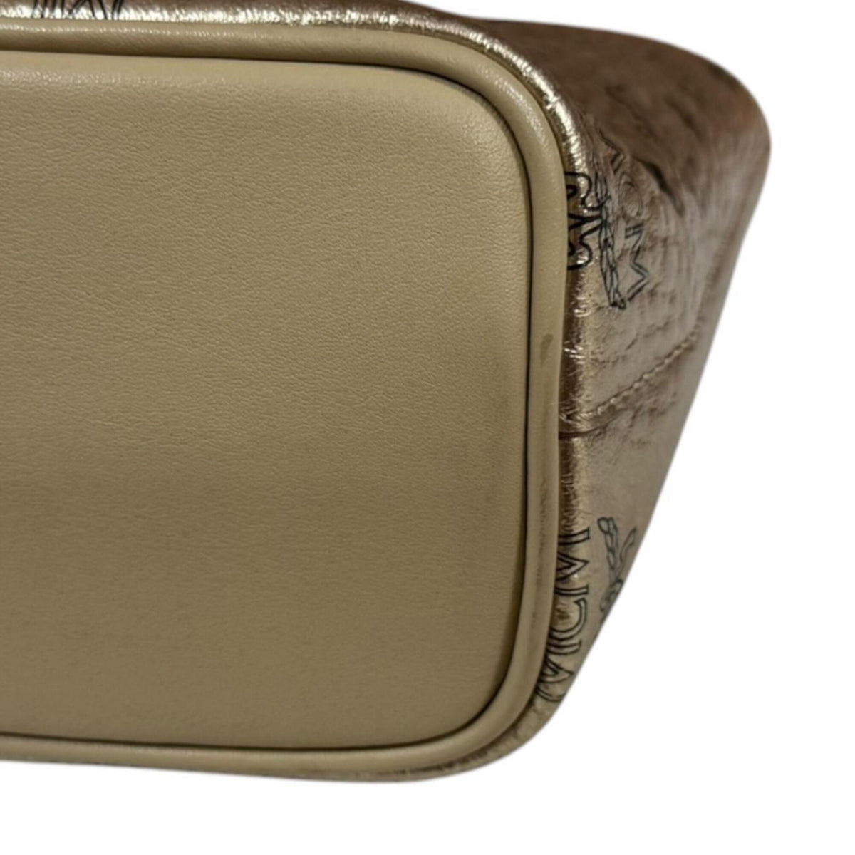Mcm Gold Leather Shoulder Bag (Pre-Owned)