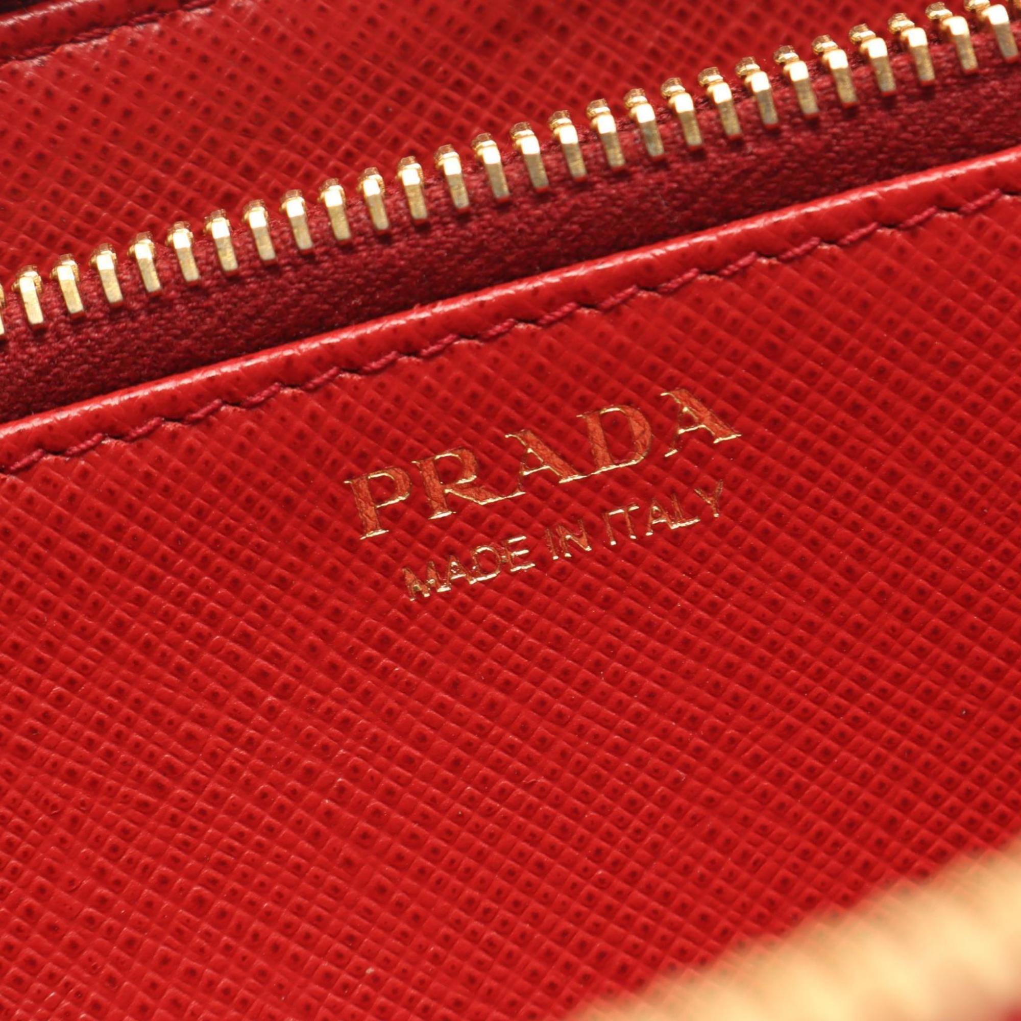 Prada Red Color Leather Long Wallet (Bi-Fold) (Pre-Owned)
