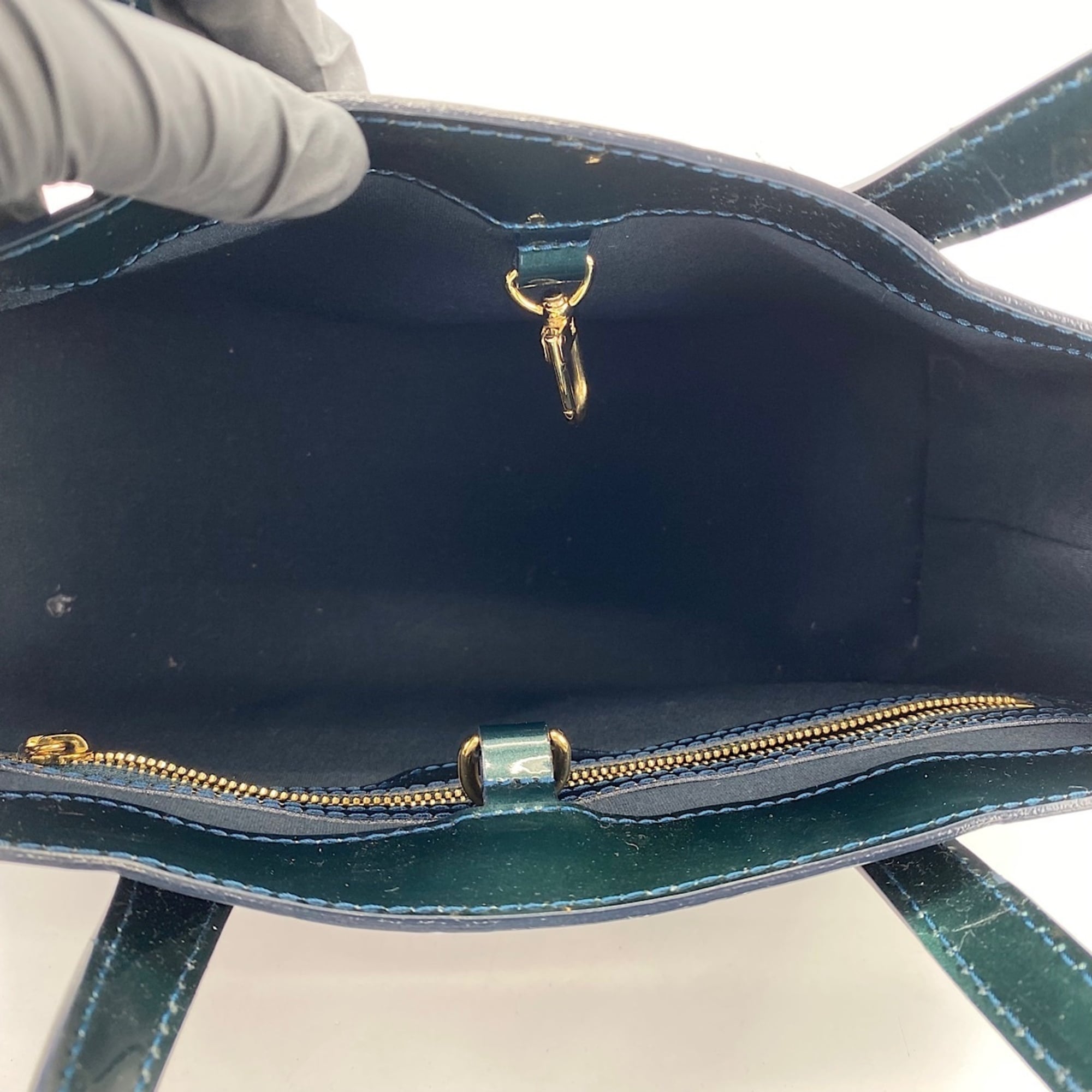 Louis Vuitton Green Handbag (Pre-Owned)