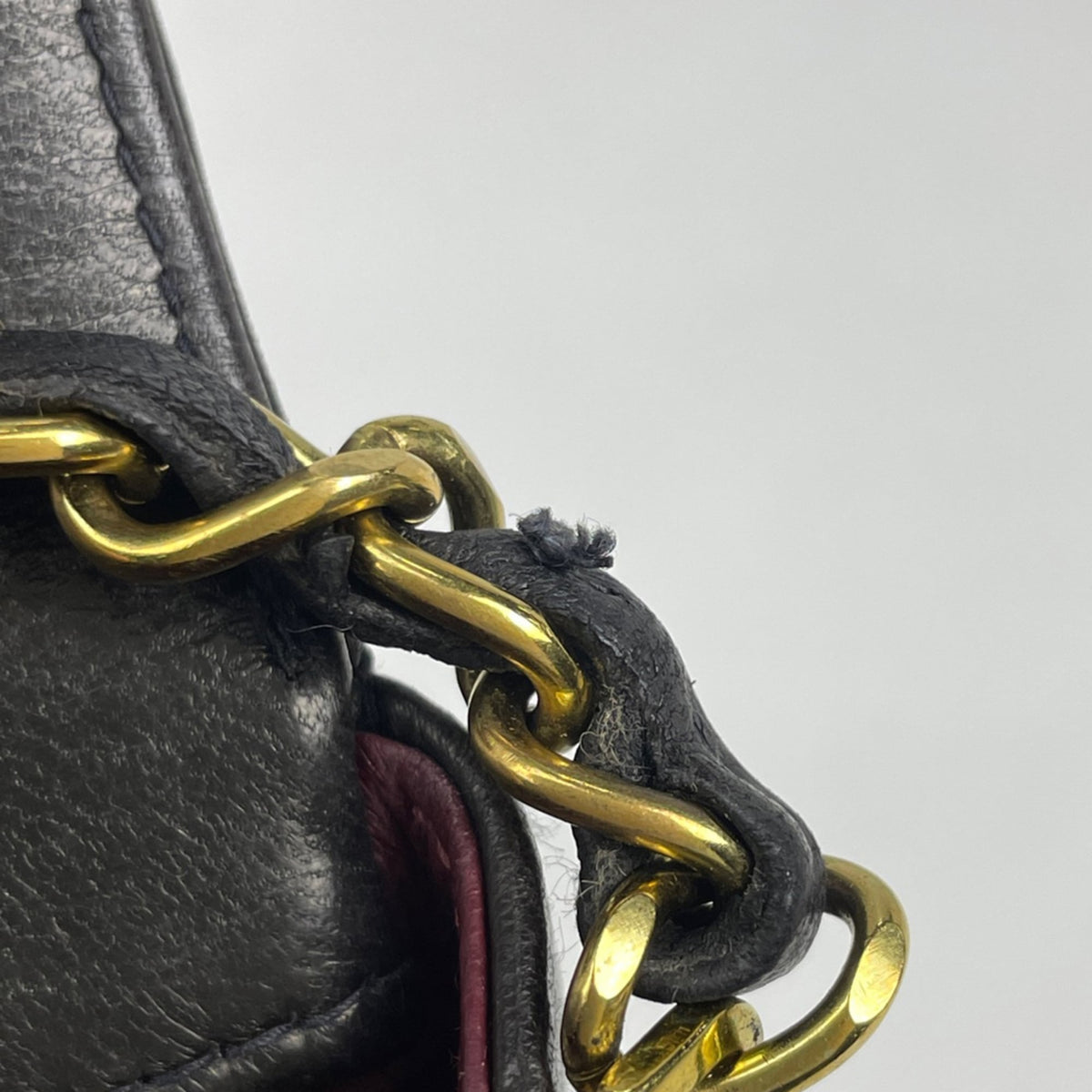 Chanel Black Leather Shoulder Bag (Pre-Owned)