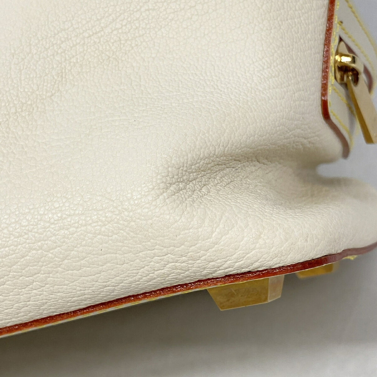 Louis Vuitton Blanc Handbag (Pre-Owned)