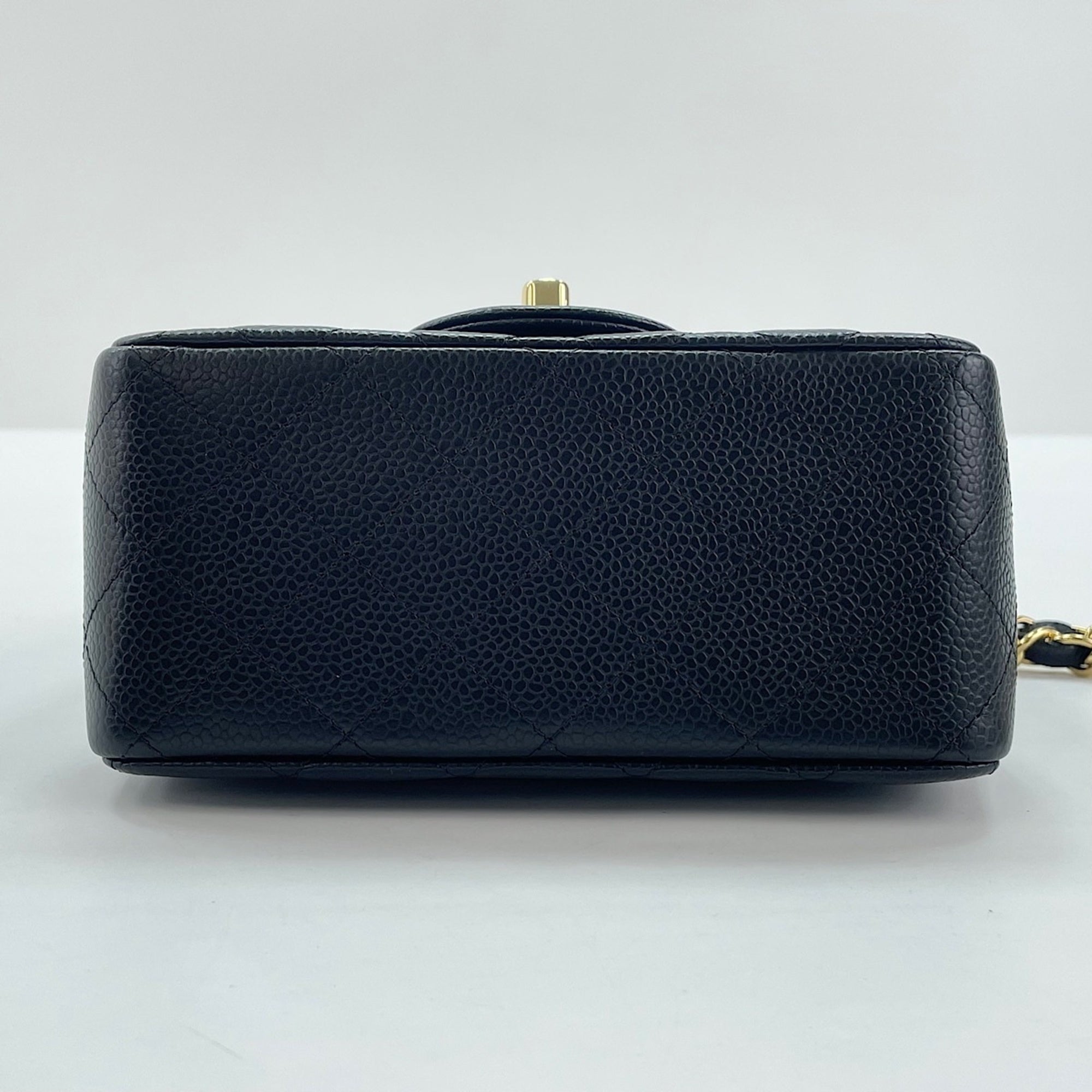 Chanel Black Shoulder Bag (Pre-Owned)
