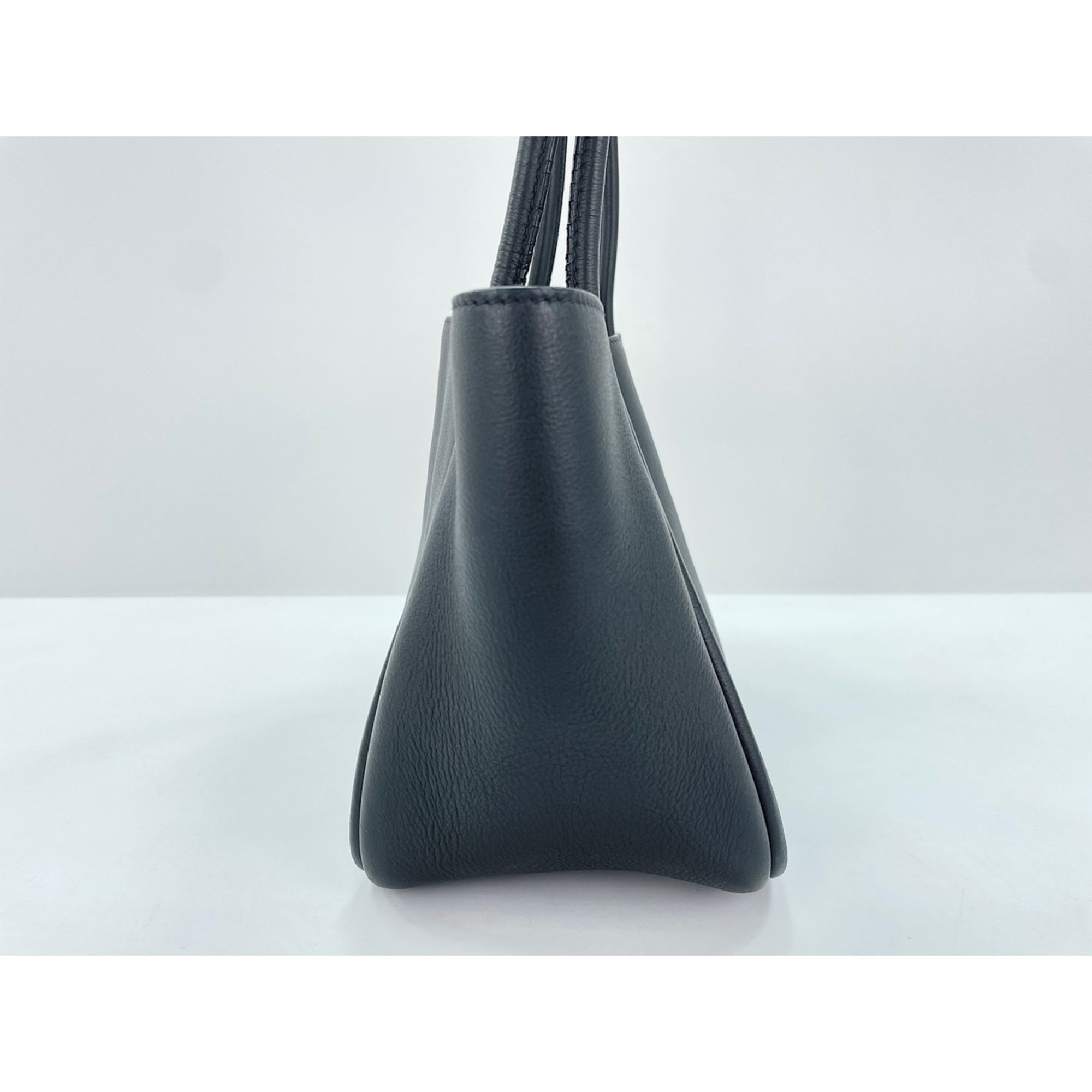 Prada Black Leather Tote Bag (Pre-Owned)
