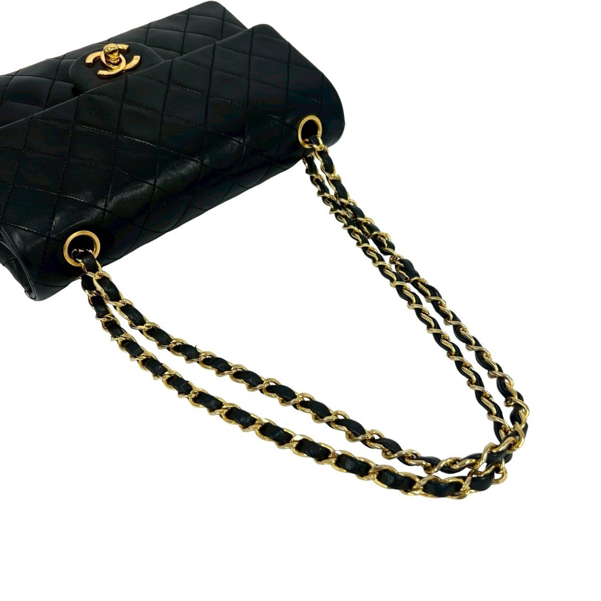 Chanel Black Leather Shoulder Bag (Pre-Owned)