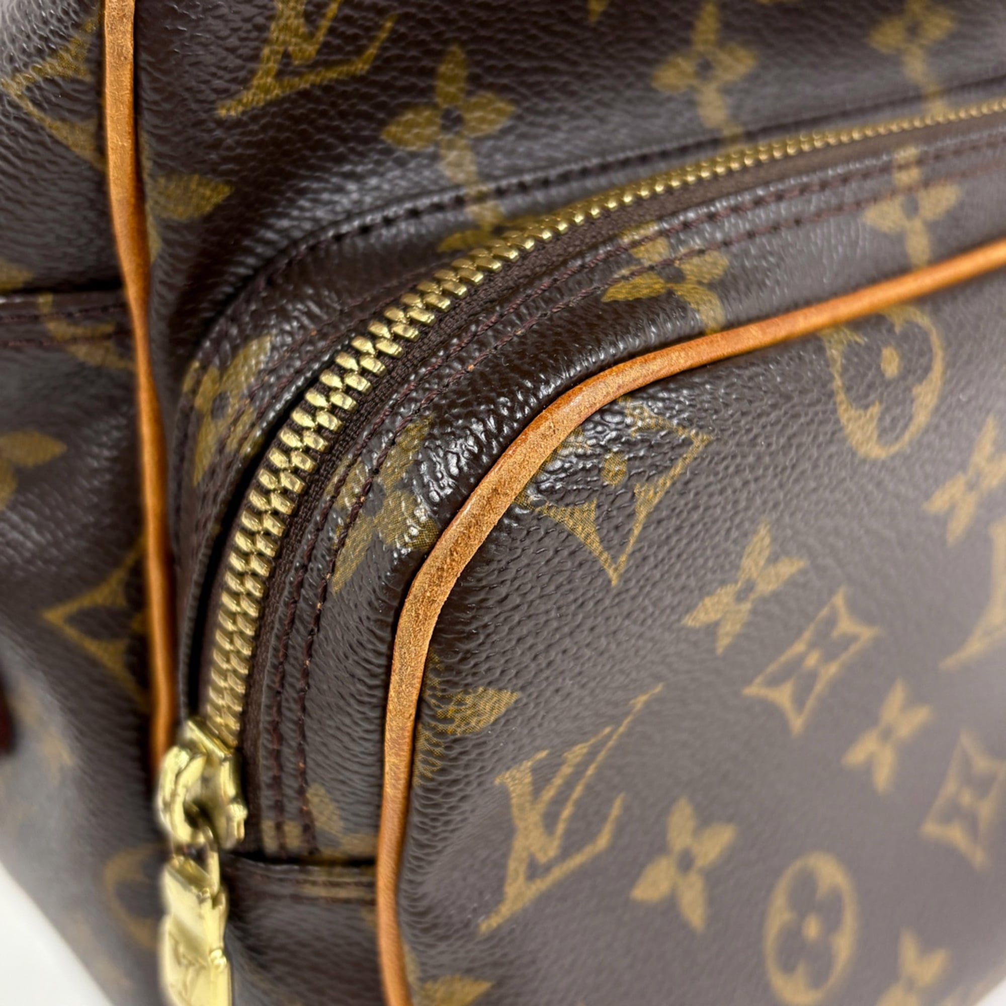 Louis Vuitton Brown Monogram Monogram Shoulder Bag (Pre-Owned)