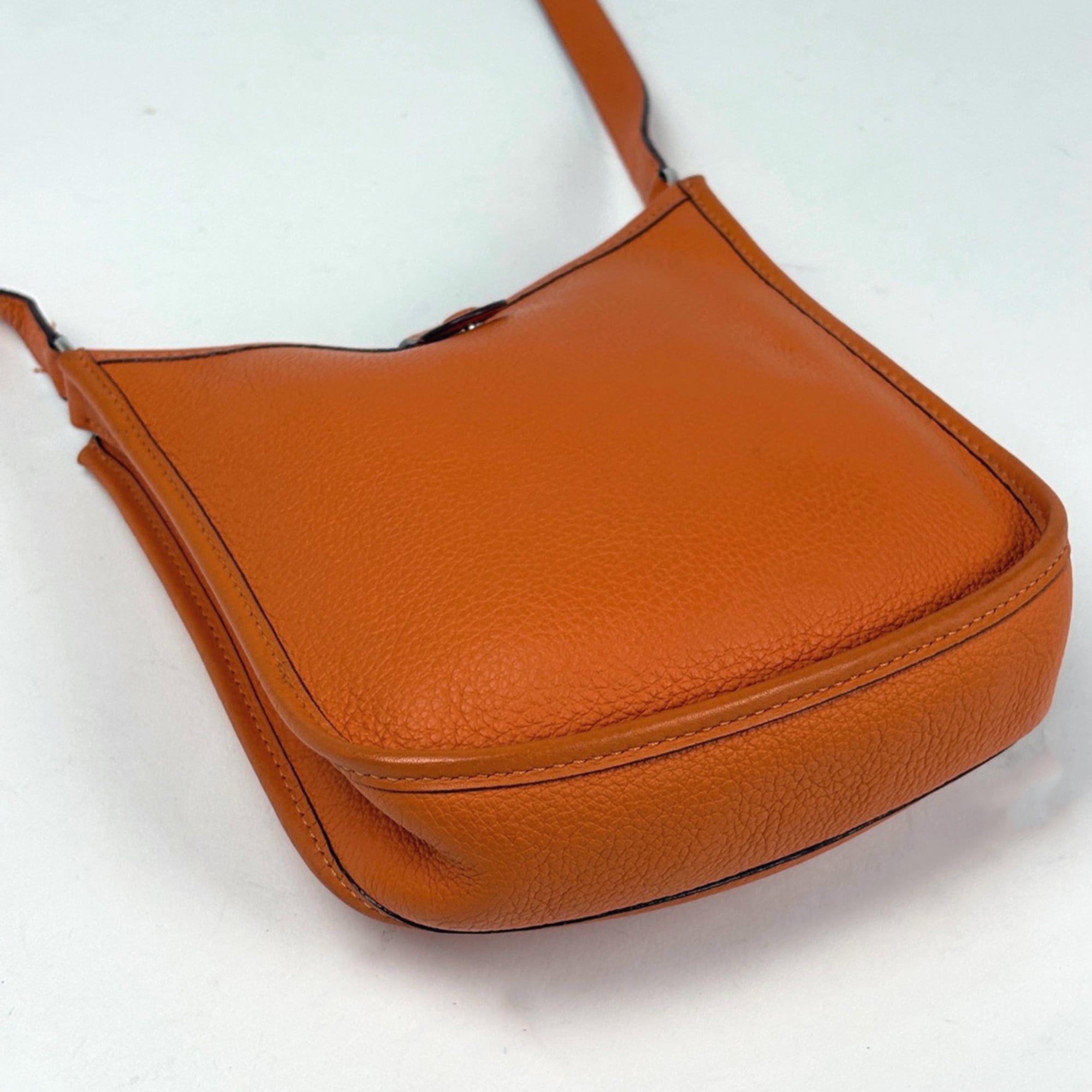 Hermes Evelyne Orange Taurillon Clemence Leather Pochette Shoulder Bag (Pre-Owned)