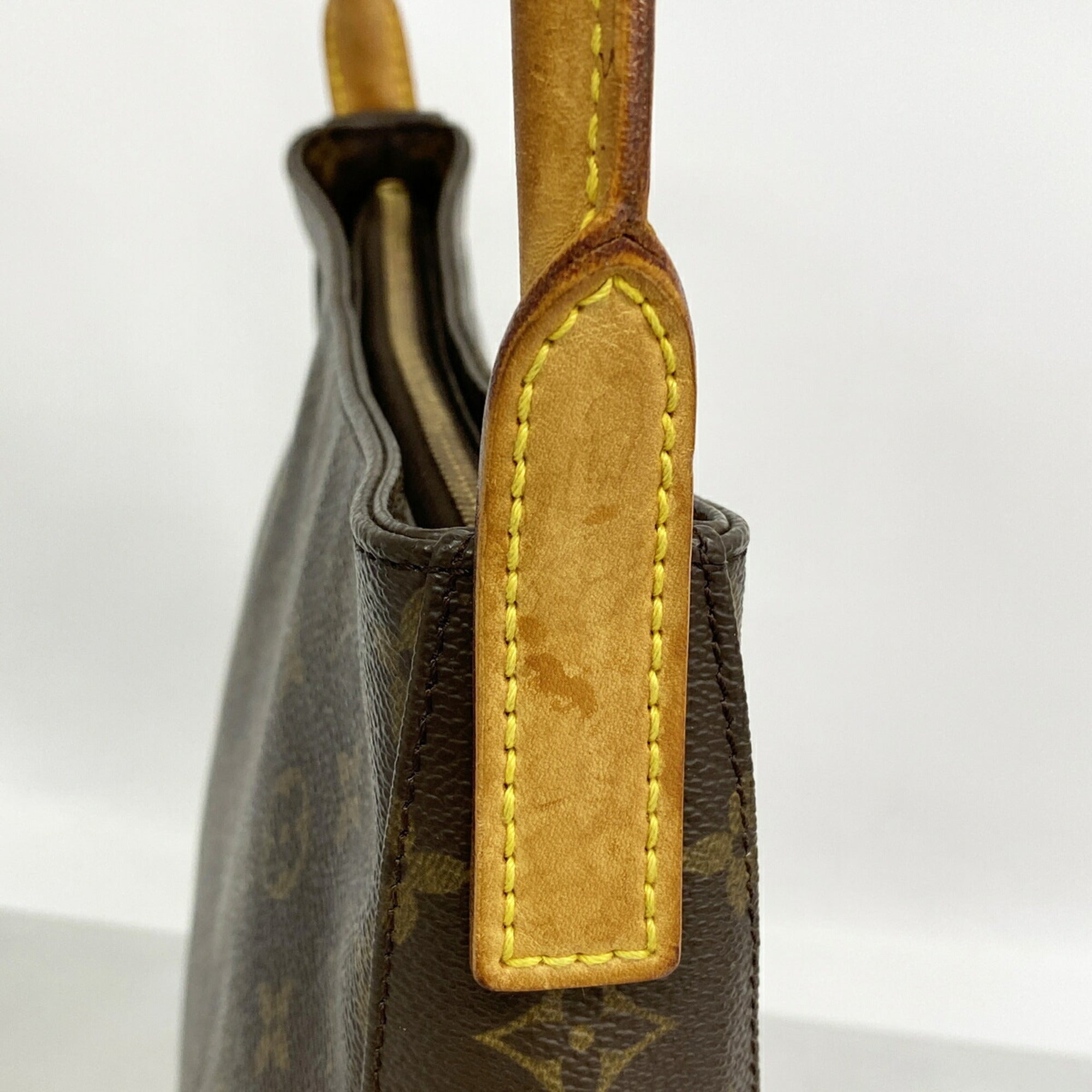 Louis Vuitton Brown Shoulder Bag (Pre-Owned)