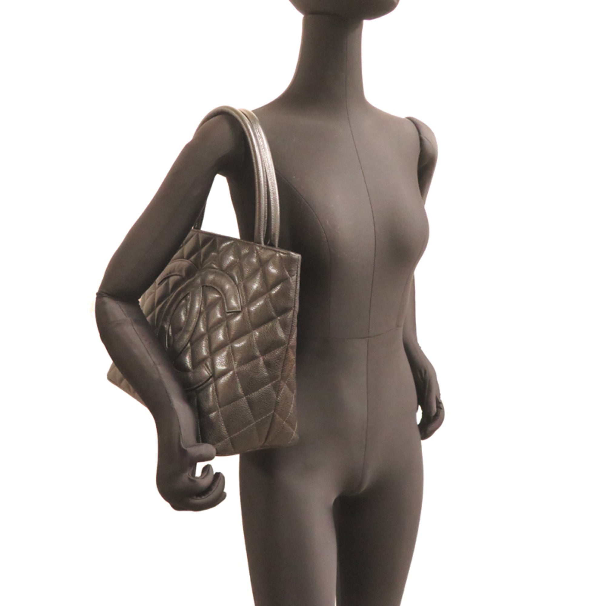 Chanel Black Grained Calfskin Tote Bag (Pre-Owned)