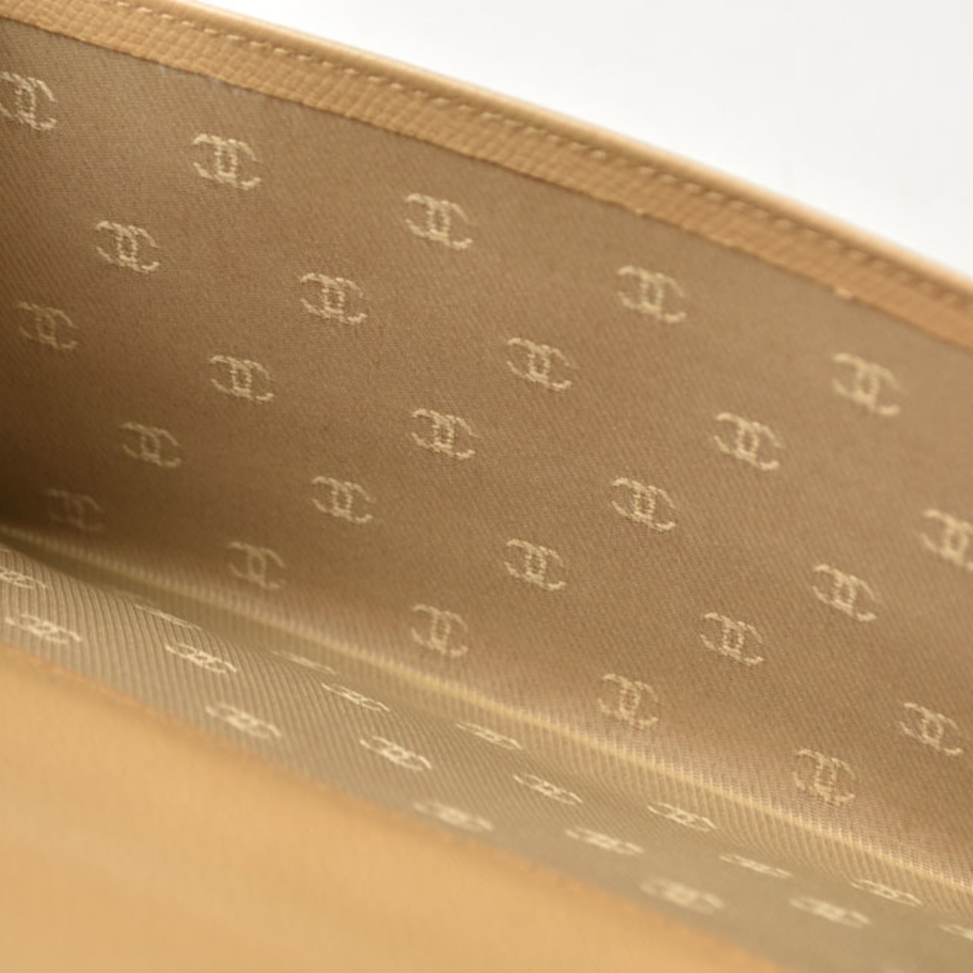Chanel Beige Leather Long Wallet (Bi-Fold) (Pre-Owned)