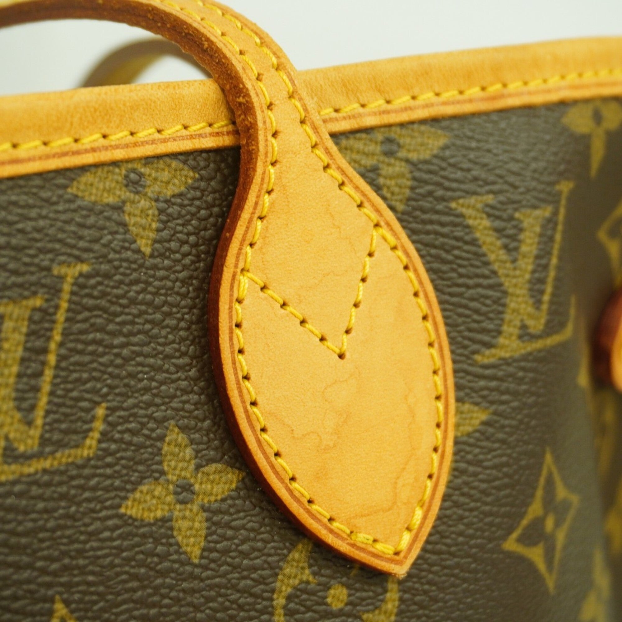 Louis Vuitton Brown Tote Bag (Pre-Owned)