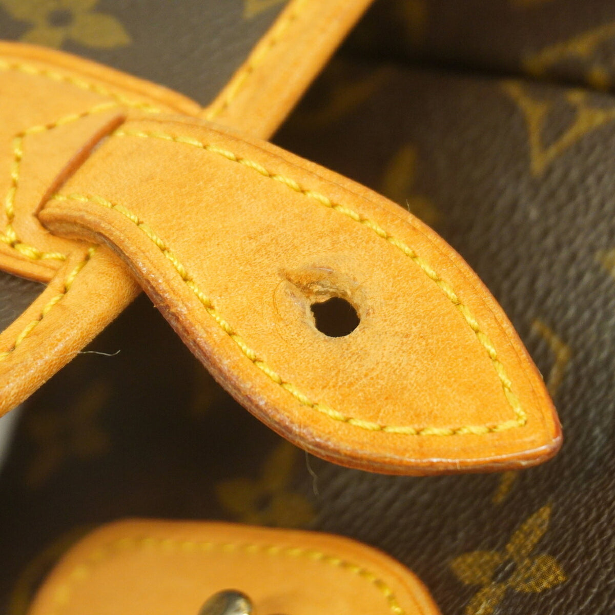 Louis Vuitton Brown Shoulder Bag (Pre-Owned)