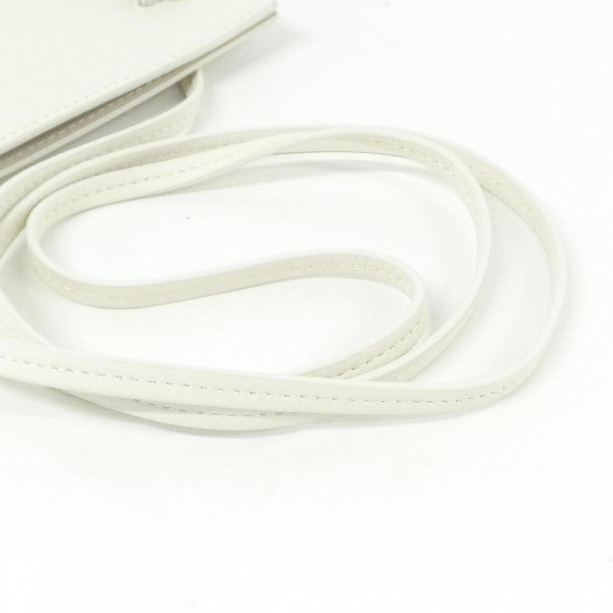 Loewe White Leather Shoulder Bag (Pre-Owned)