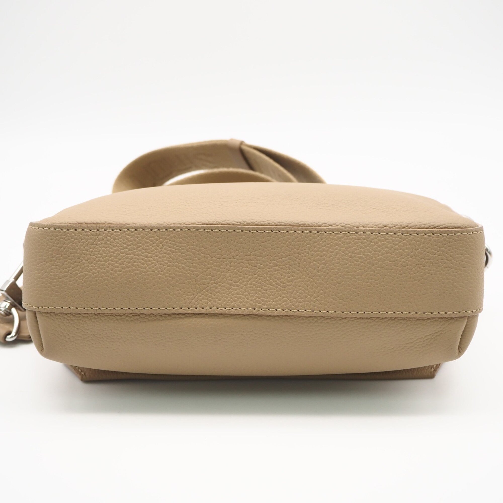 Louis Vuitton Beige Shoulder Bag (Pre-Owned)