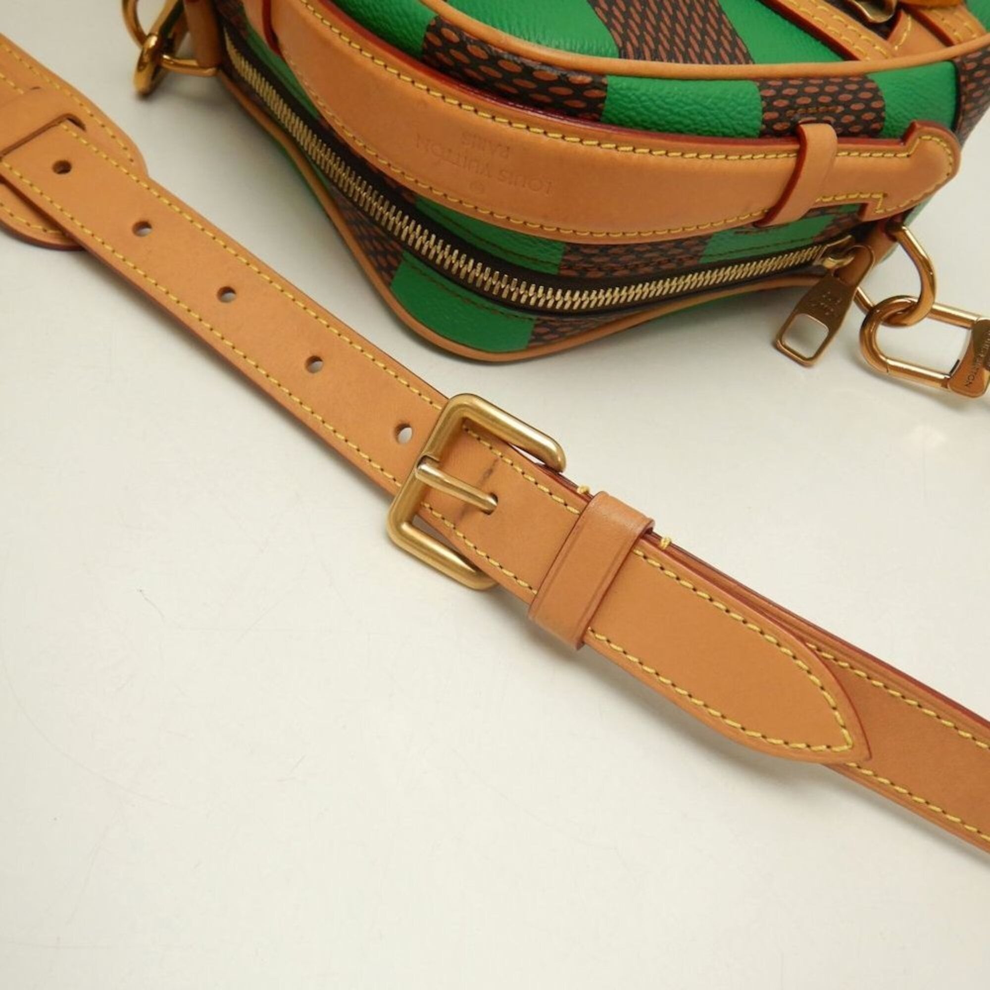 Louis Vuitton Vert Coated Canvas Shoulder Bag (Pre-Owned)