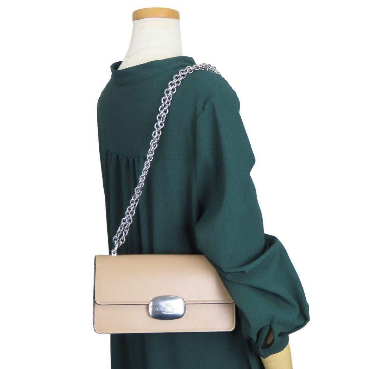 Coach Beige Leather Shoulder Bag (Pre-Owned)