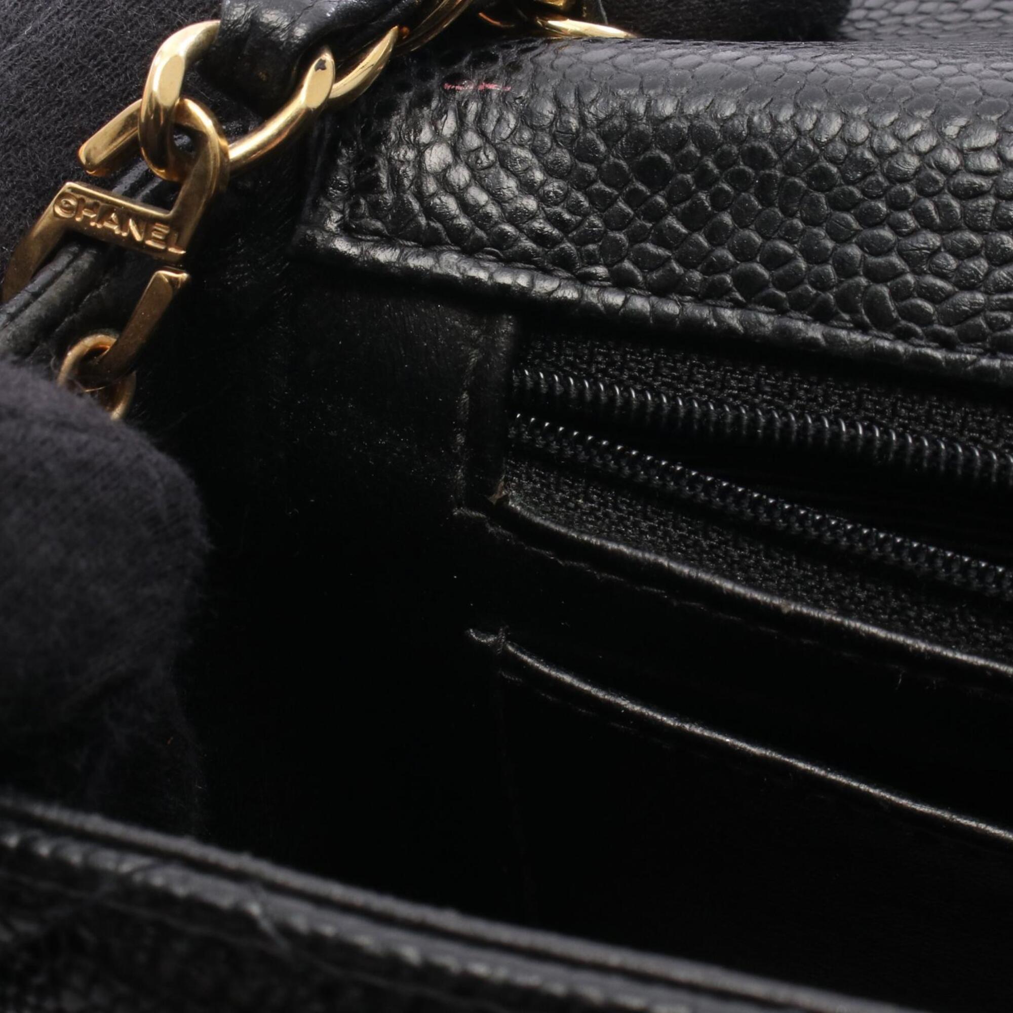 Chanel Black Grained Calfskin Handbag Shoulder Bag (Pre-Owned)