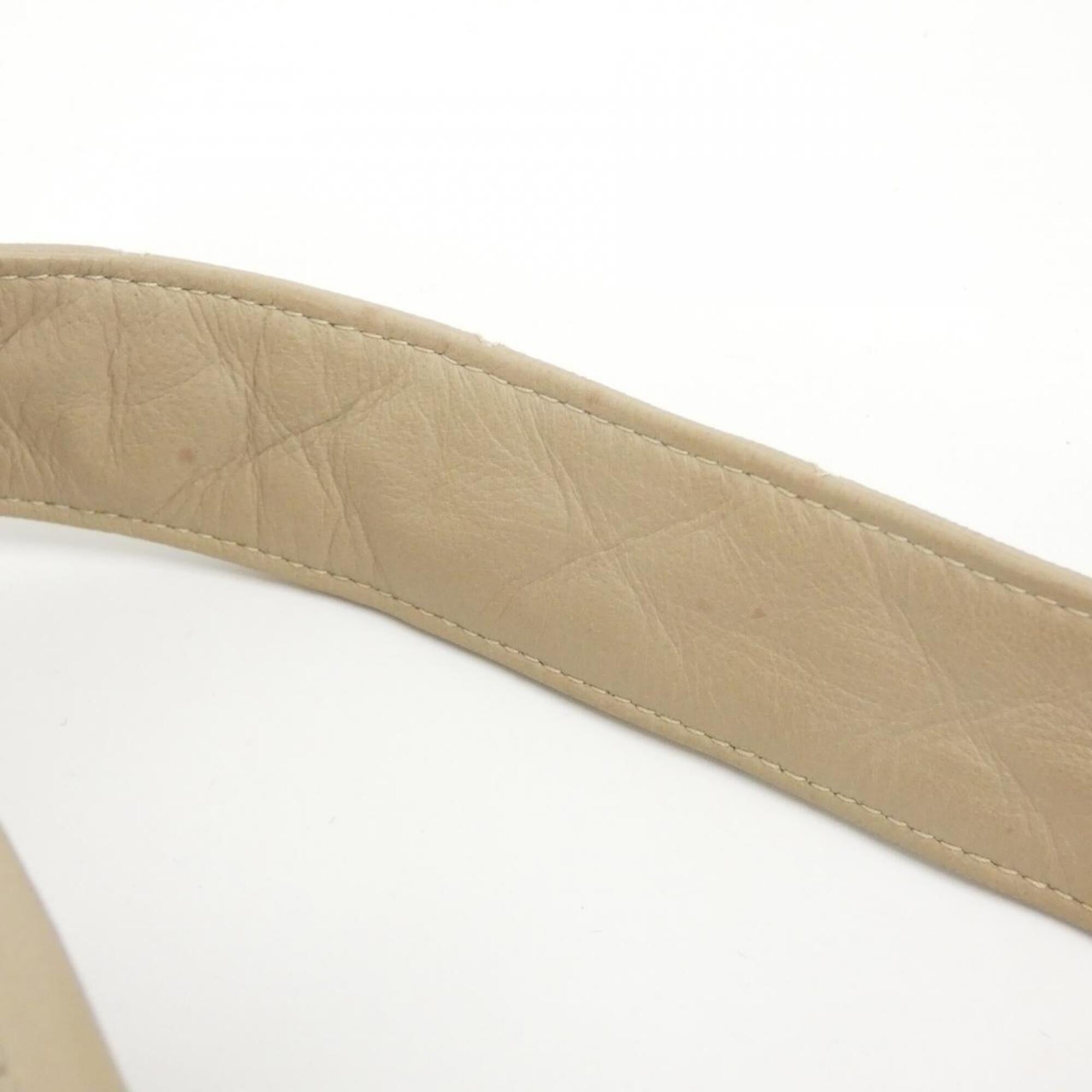 Chanel Beige Leather Handbag (Pre-Owned)