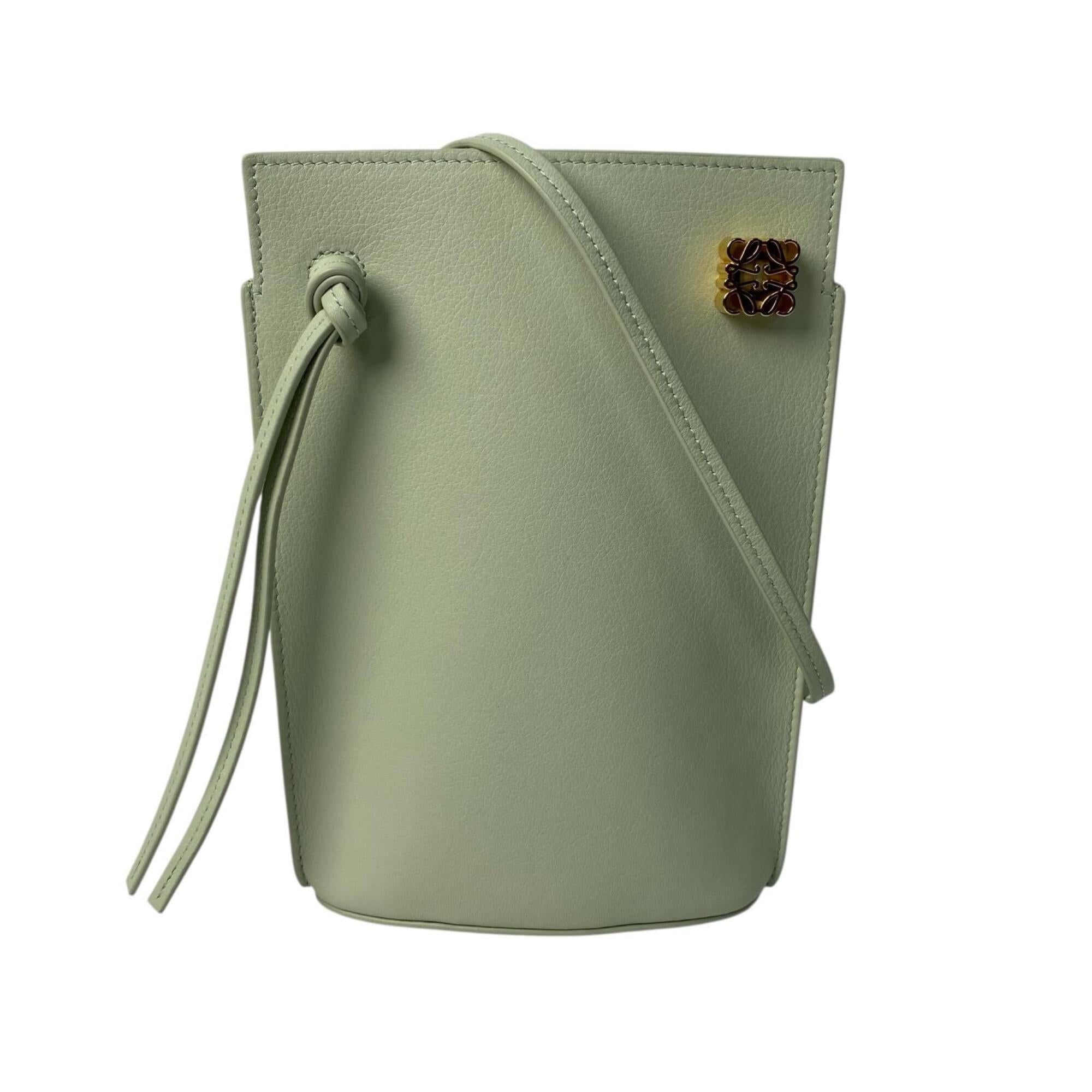 Loewe Light Green Leather Shoulder Bag (Pre-Owned)