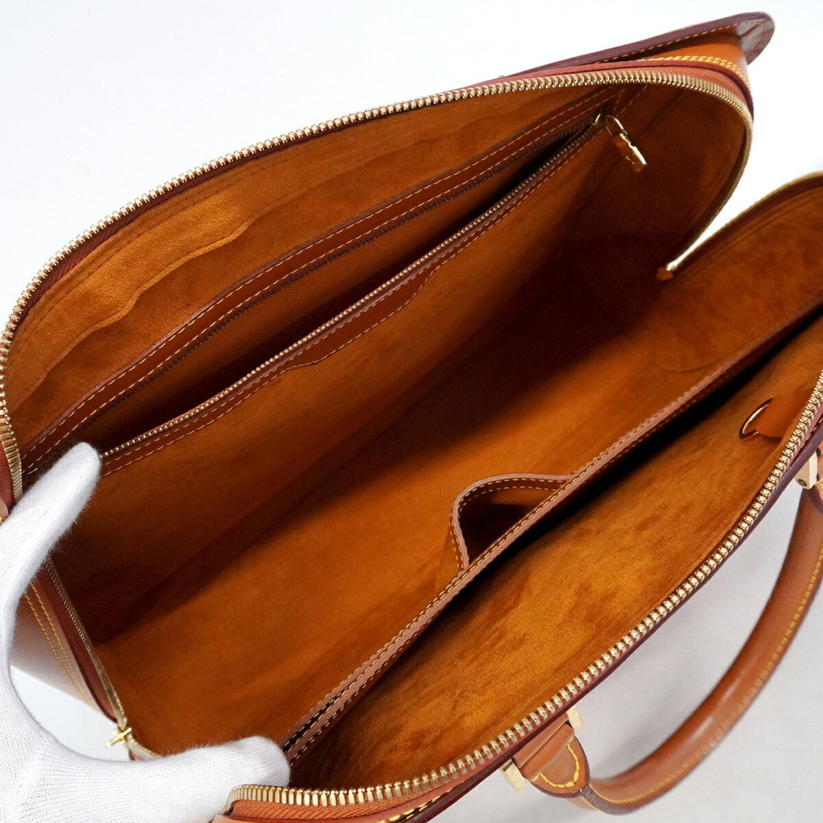 Louis Vuitton Gold Cipango Handbag (Pre-Owned)