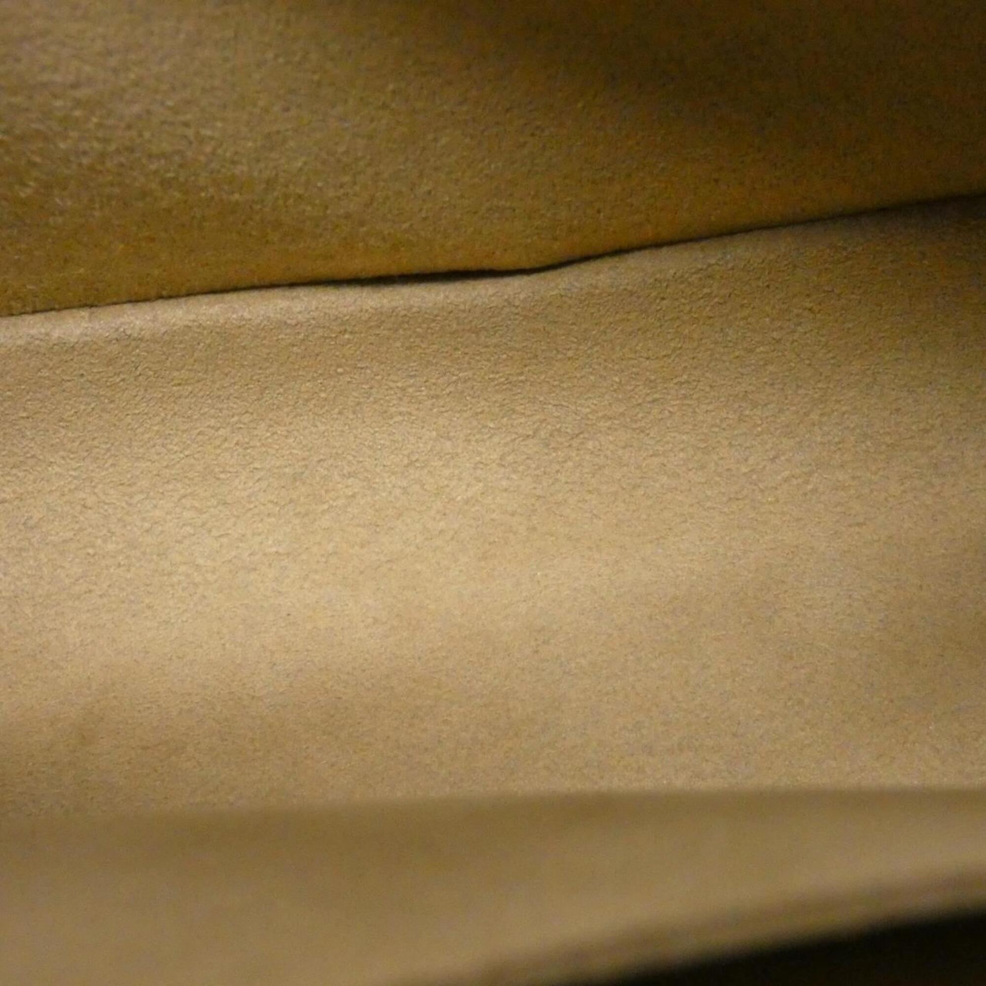 Louis Vuitton Beige Leather Shoulder Bag (Pre-Owned)