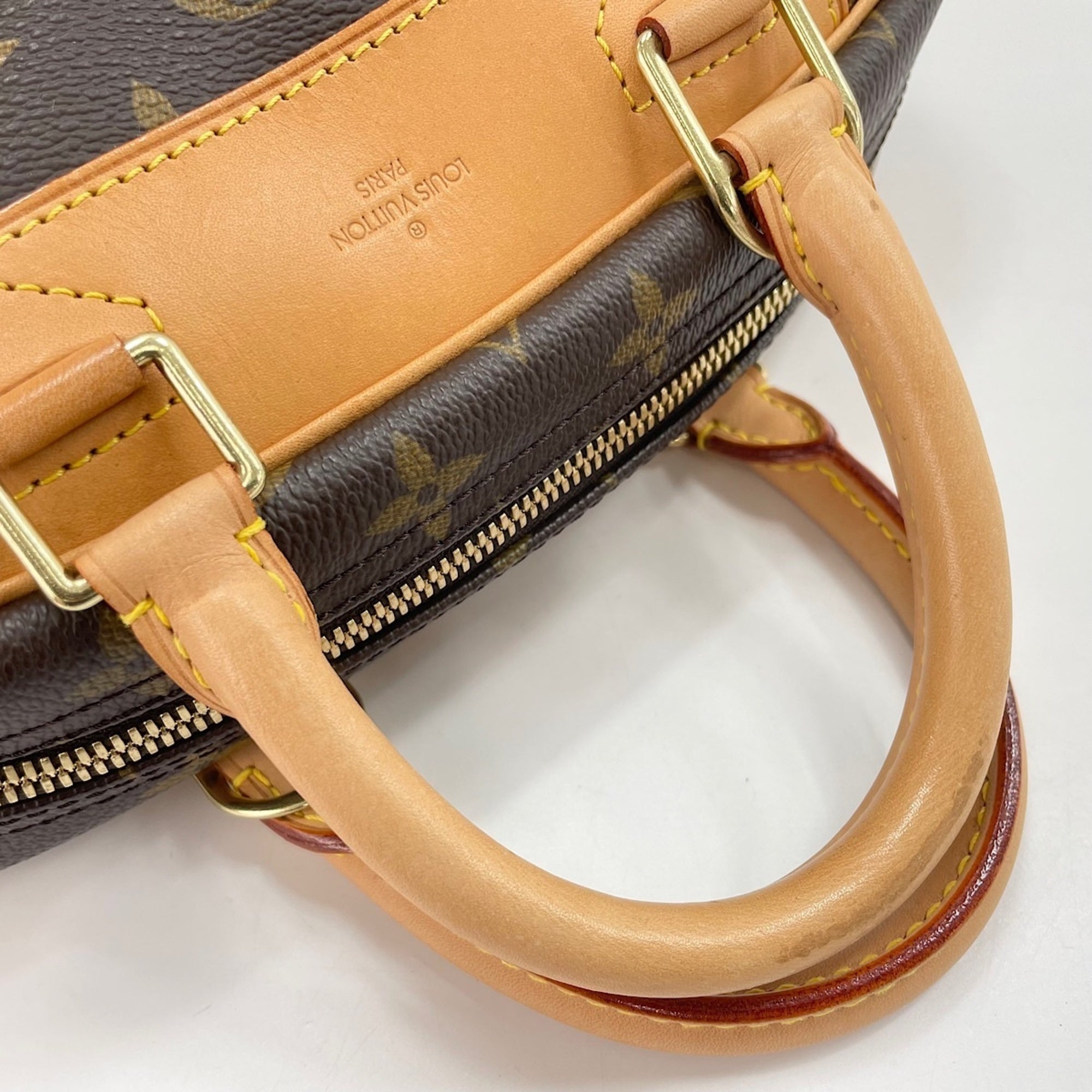 Louis Vuitton Brown Handbag (Pre-Owned)