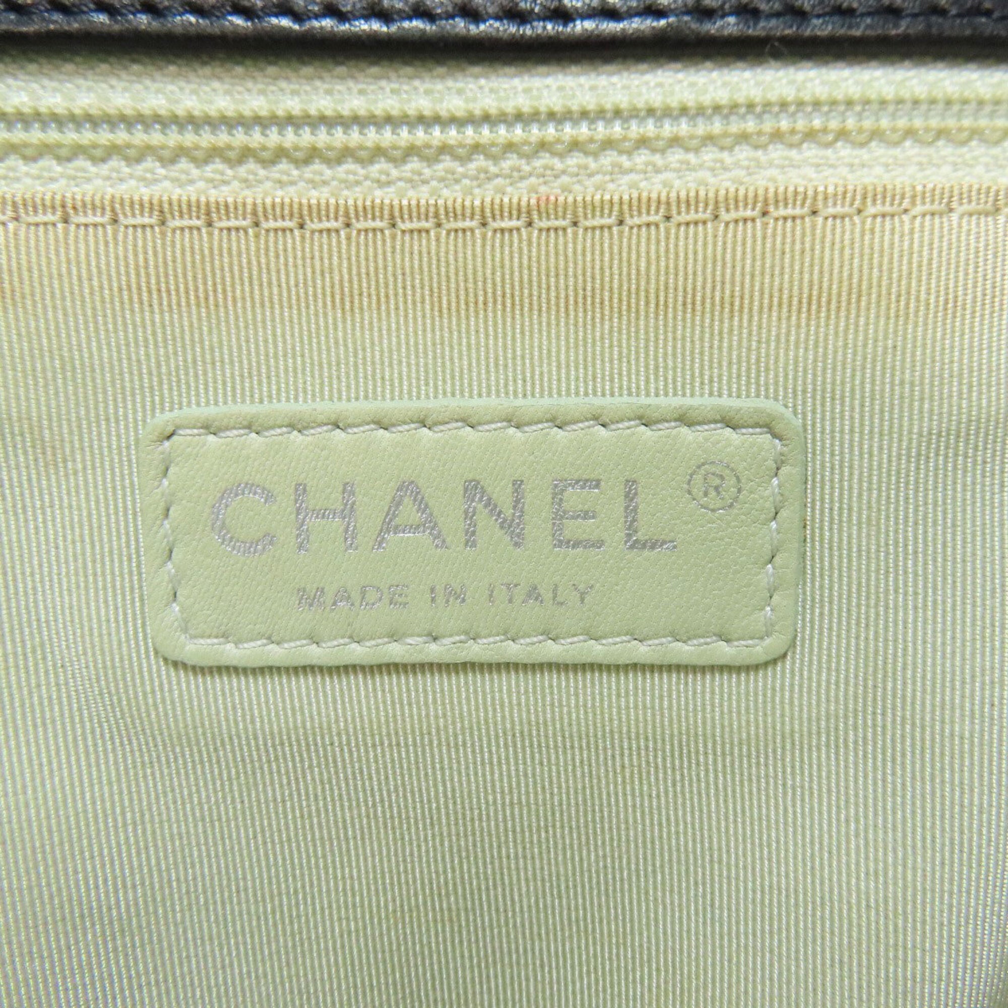 Chanel Black Leather Shoulder Bag (Pre-Owned)