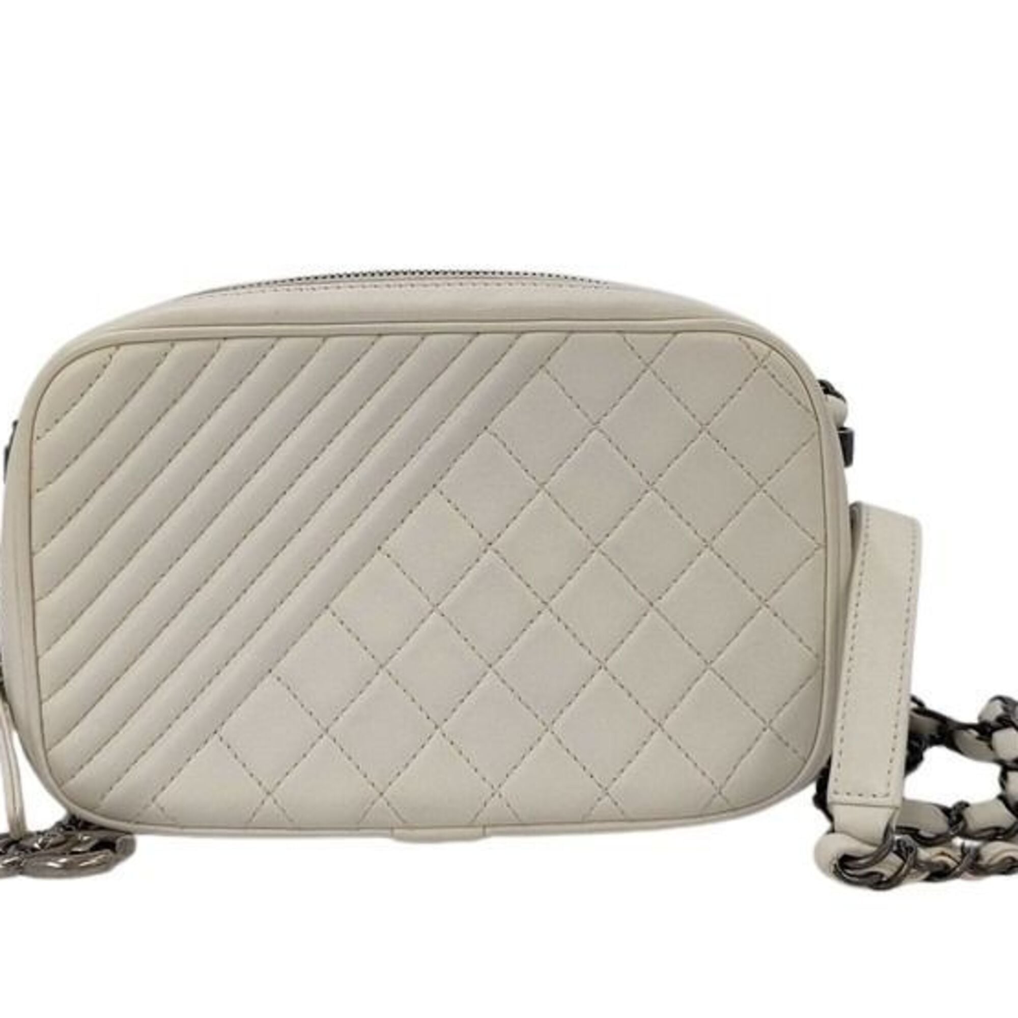 Chanel White Leather Shoulder Bag (Pre-Owned)