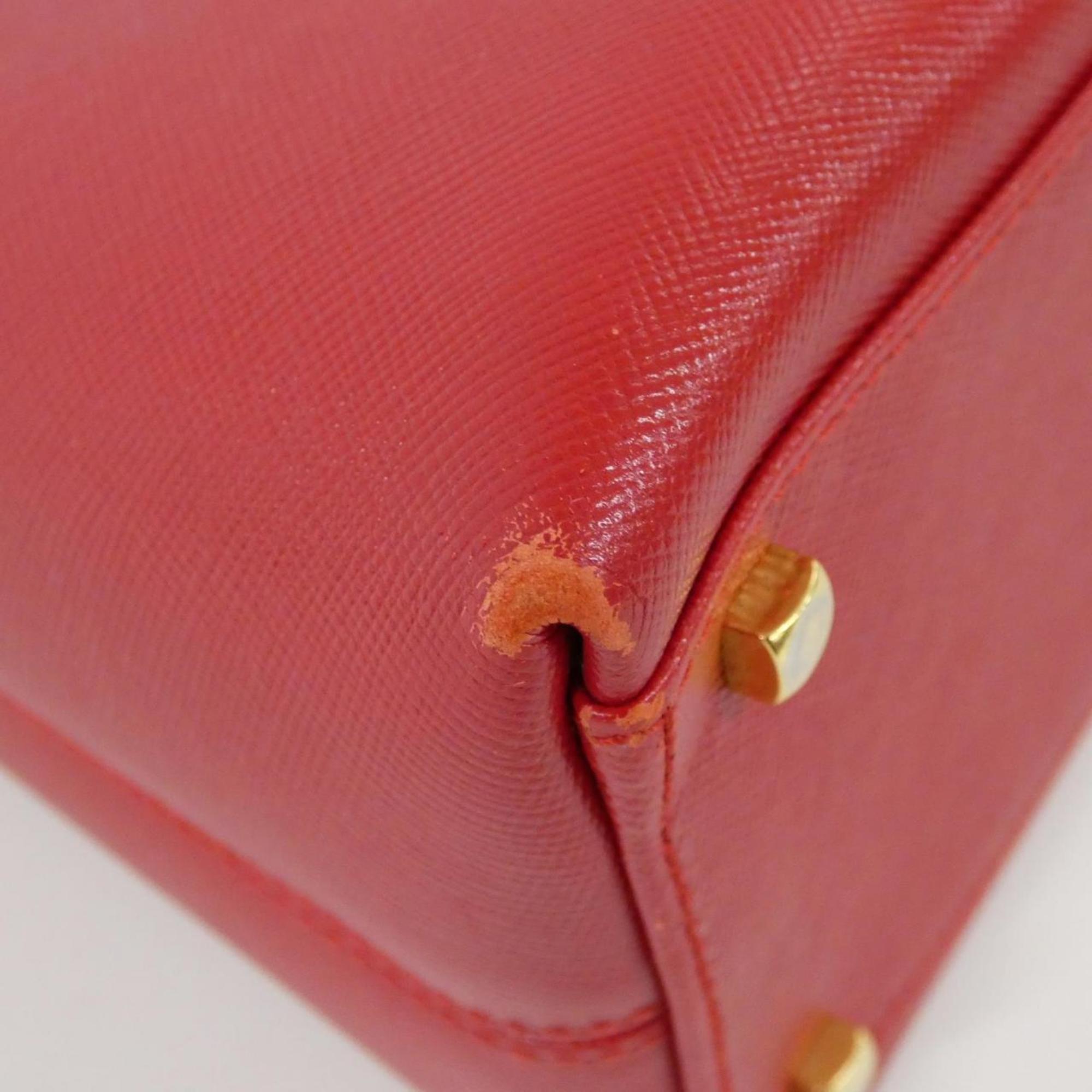 Salvatore Ferragamo Red Color Leather Handbag (Pre-Owned)