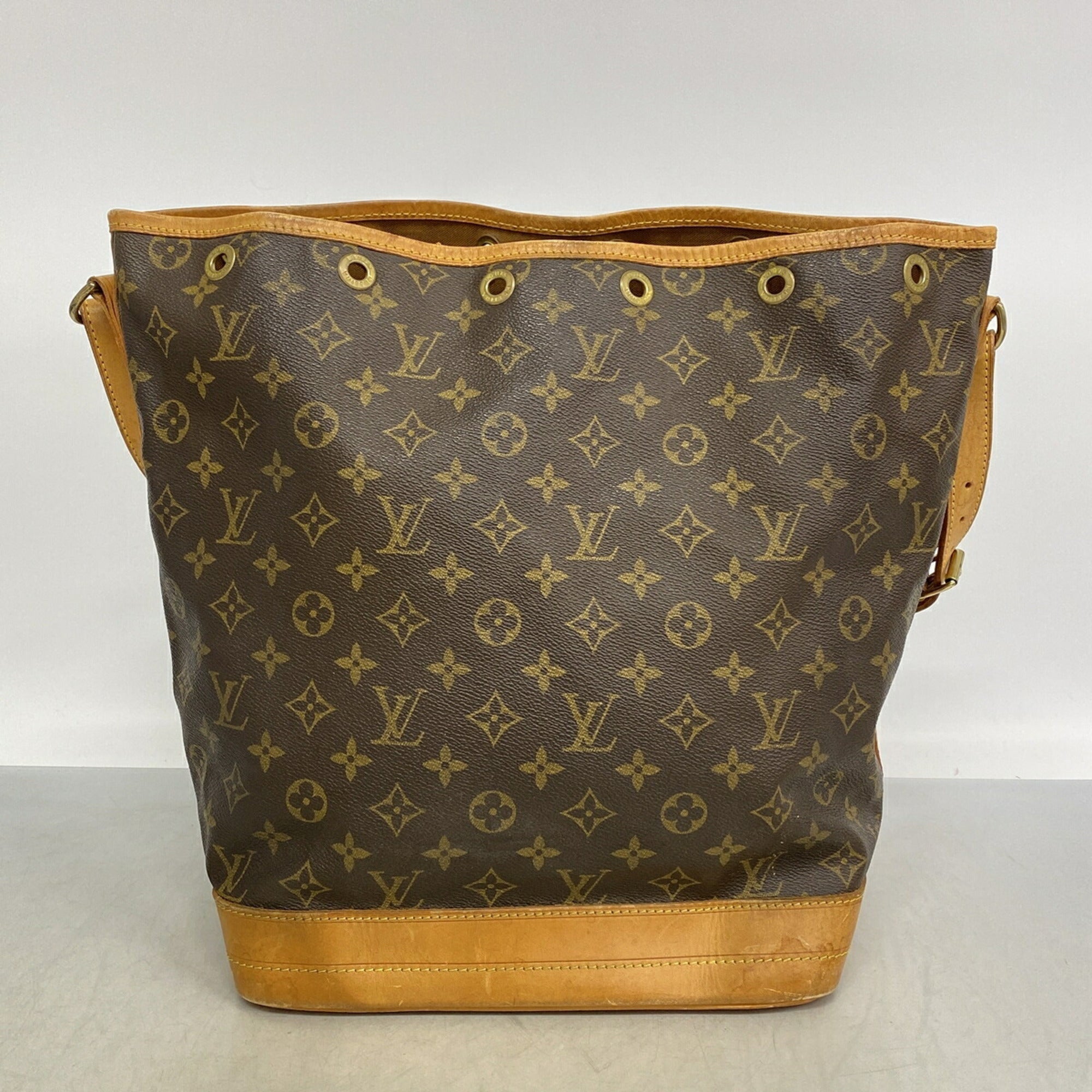 Louis Vuitton Brown Shoulder Bag (Pre-Owned)