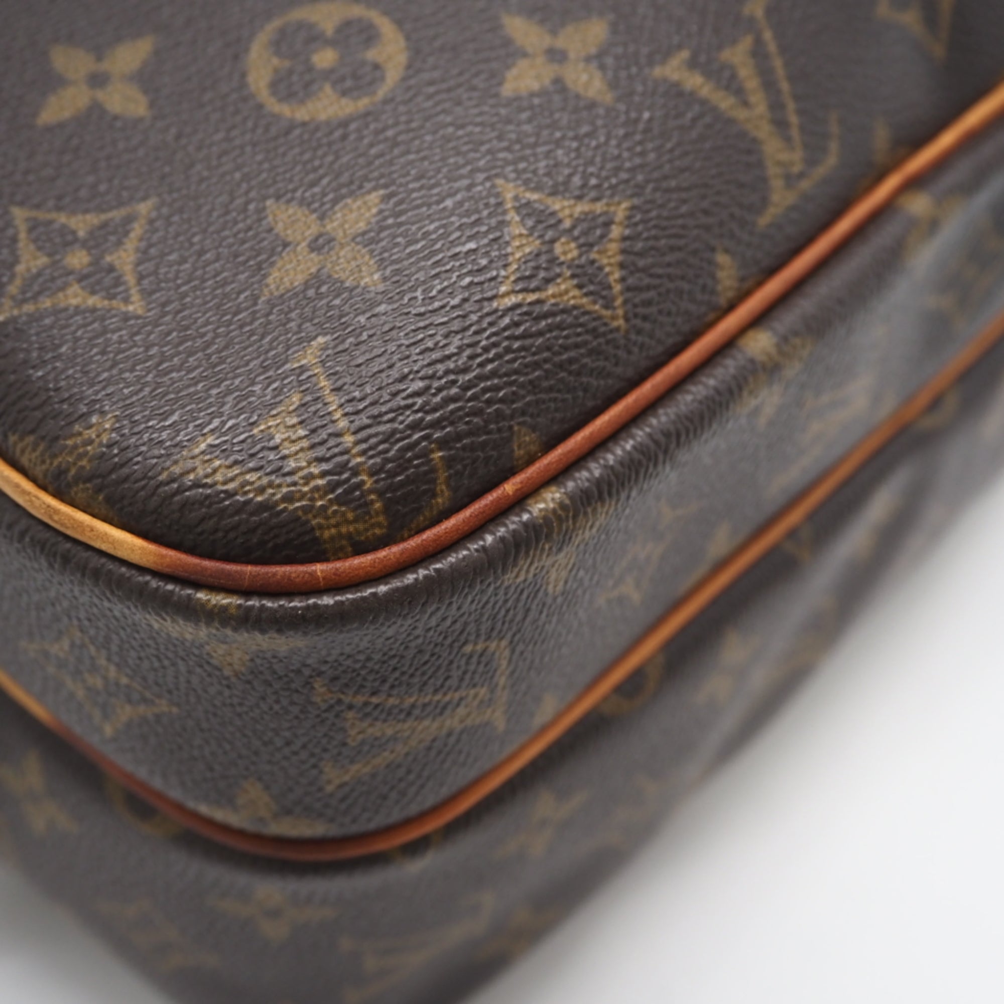 Louis Vuitton Brown Coated Canvas Leather Shoulder Bag (Pre-Owned)