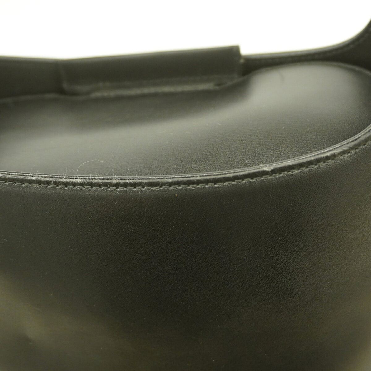 Salvatore Ferragamo Black Leather Shoulder Bag (Pre-Owned)