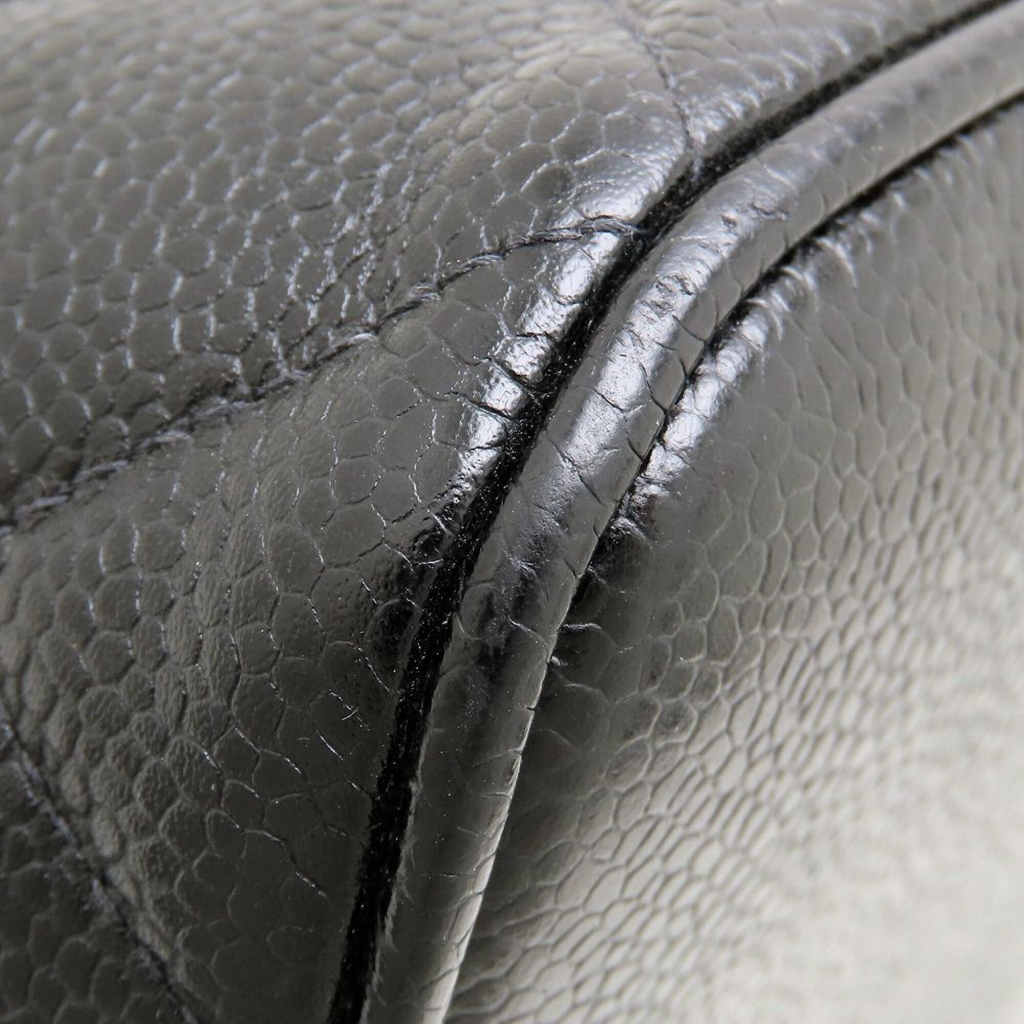 Chanel Black Grained Calfskin Tote Bag (Pre-Owned)