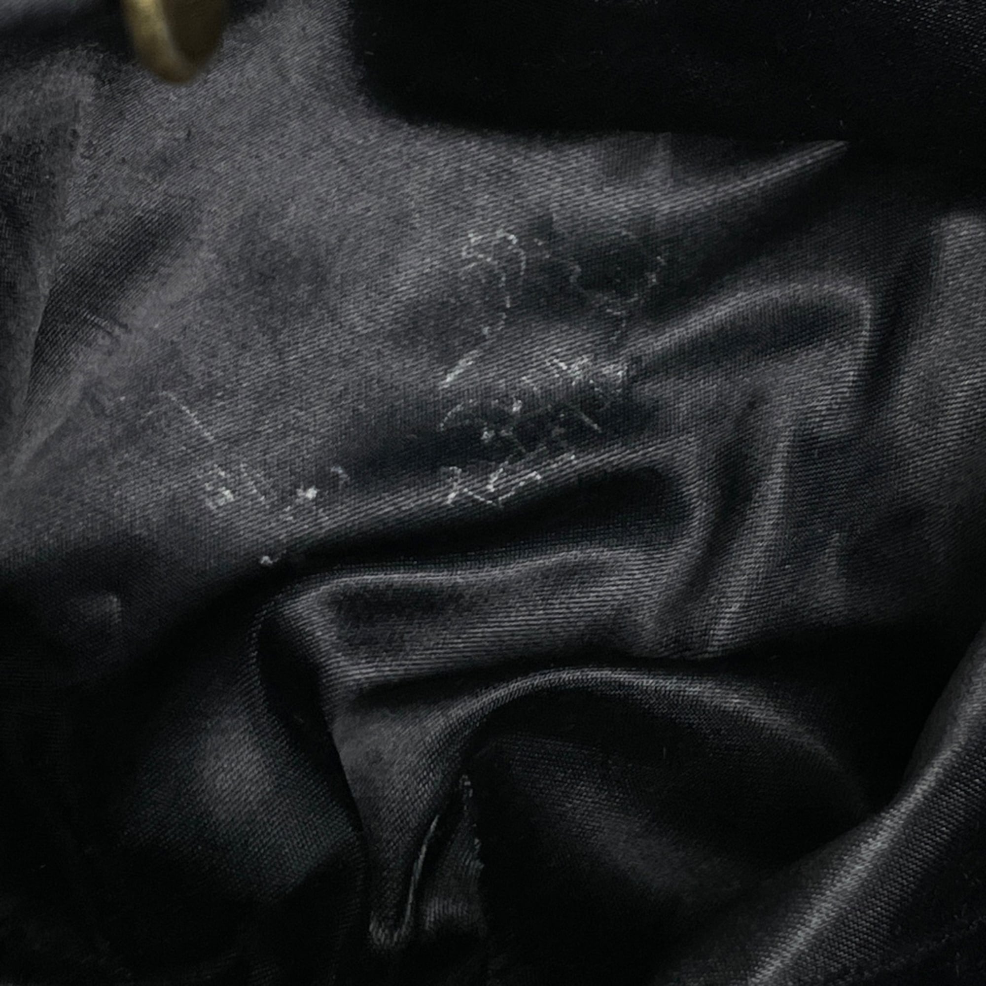 Chanel Black Grained Calfskin Shoulder Bag (Pre-Owned)