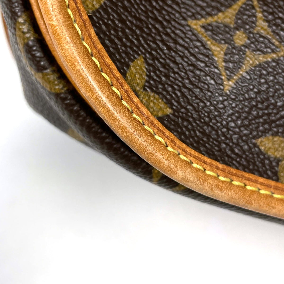 Louis Vuitton Brown Monogram Monogram Shoulder Bag (Pre-Owned)