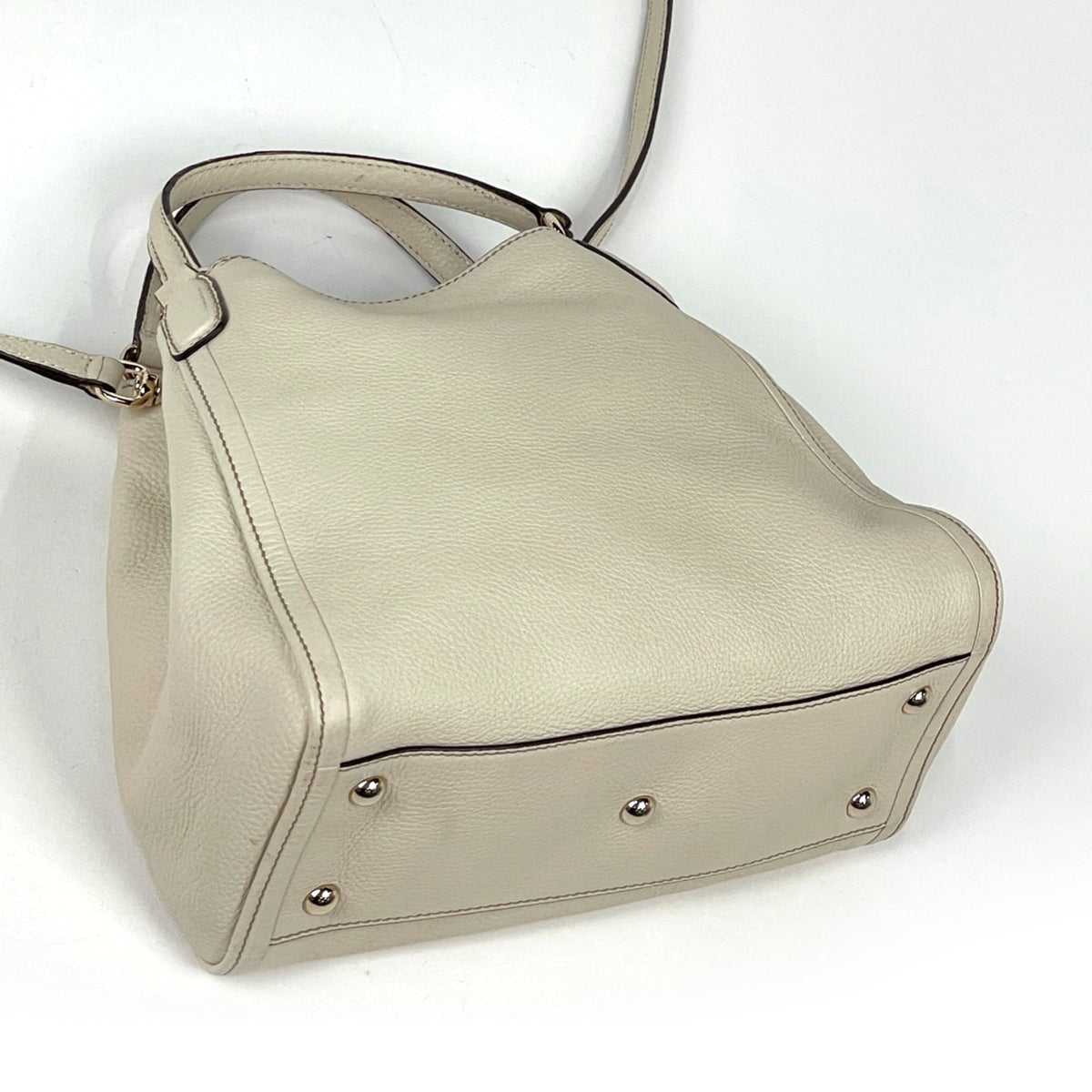 Gucci Ivory Leather Handbag (Pre-Owned)