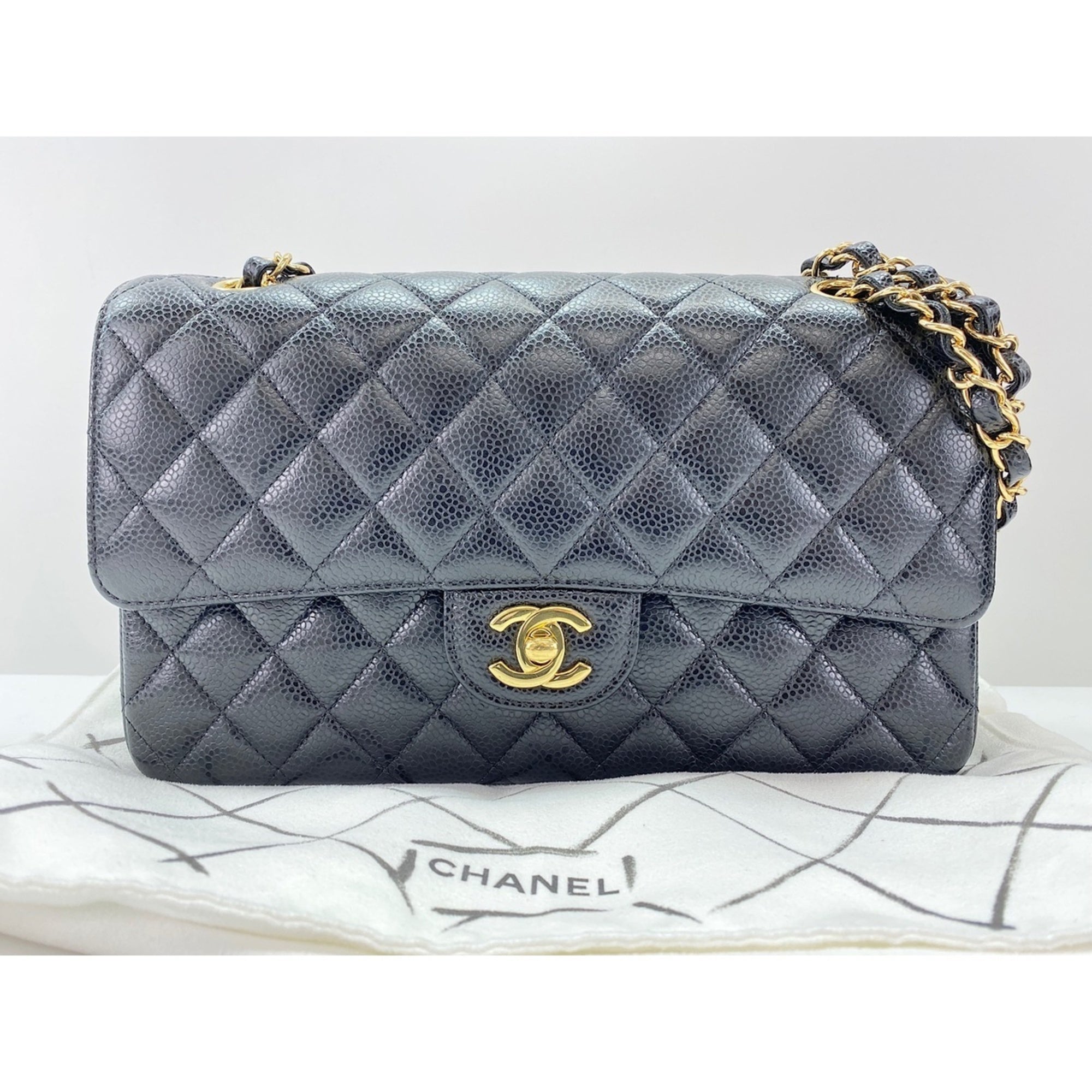 Chanel Matelasse Black Shoulder Bag (Pre-Owned)