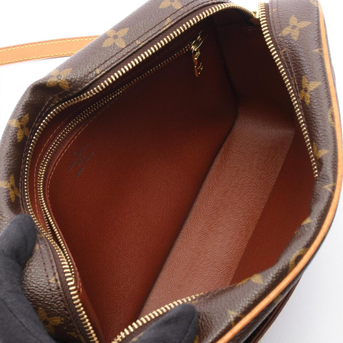 Louis Vuitton Brown Monogram Monogram Handbag Shoulder Bag (Pre-Owned)