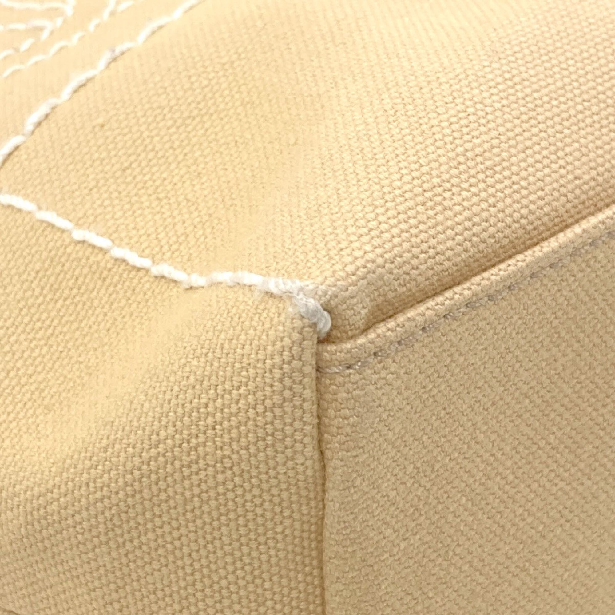 Chanel Beige Canvas Handbag (Pre-Owned)