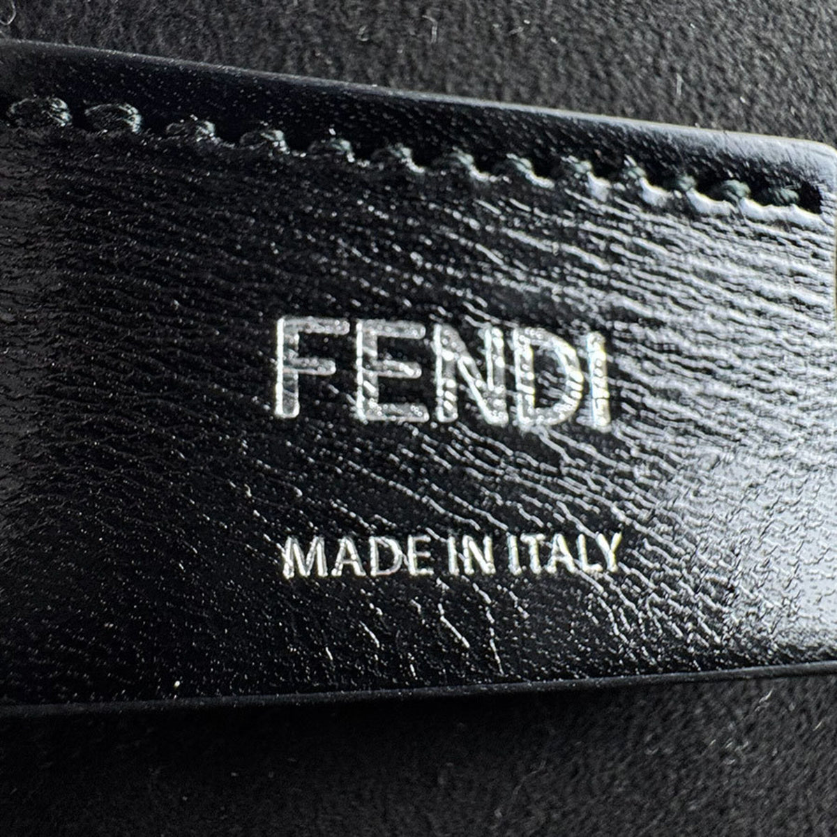 Fendi Black Leather Shoulder Bag (Pre-Owned)