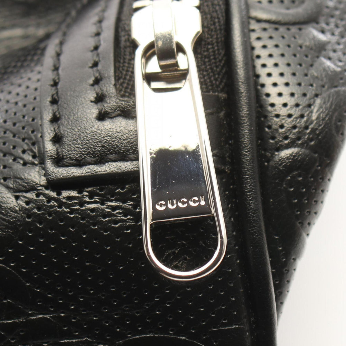 Gucci Black Leather Fanny Pack Handbag (Pre-Owned)