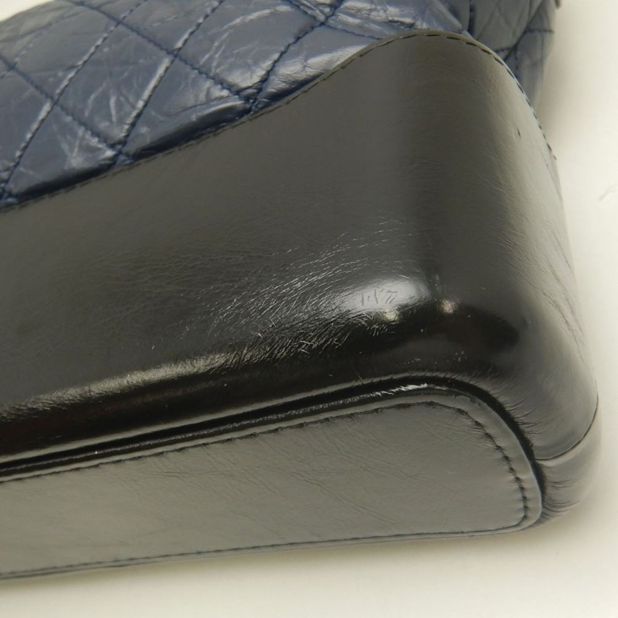 Chanel Black Navy Leather Shoulder Bag (Pre-Owned)