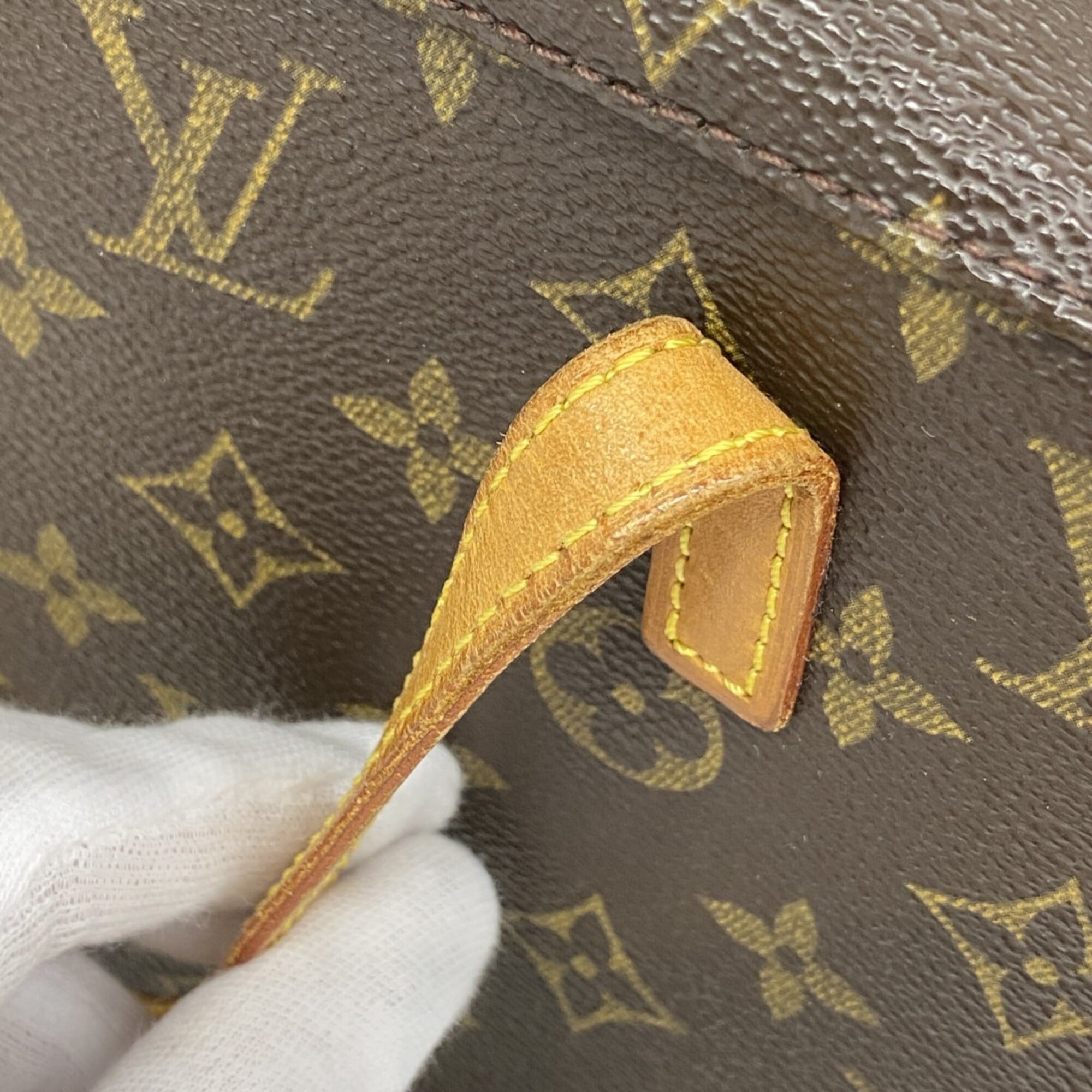 Louis Vuitton Brown Handbag (Pre-Owned)