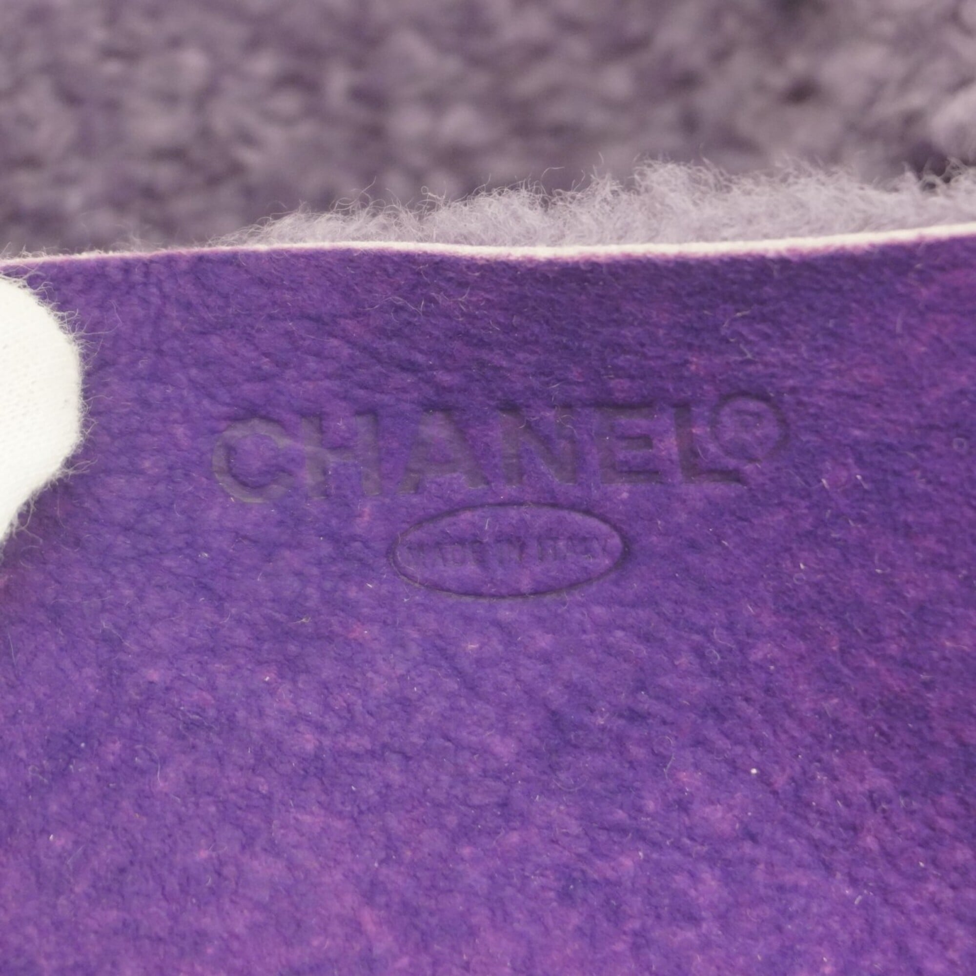 Chanel Purple Shoulder Bag (Pre-Owned)