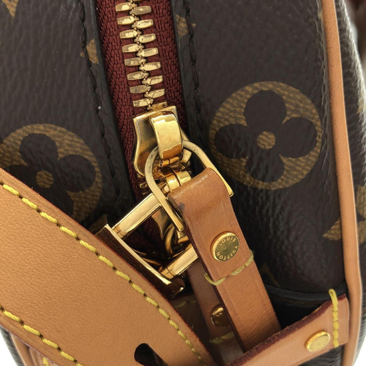 Louis Vuitton Brown Coated Canvas Shoulder Bag (Pre-Owned)