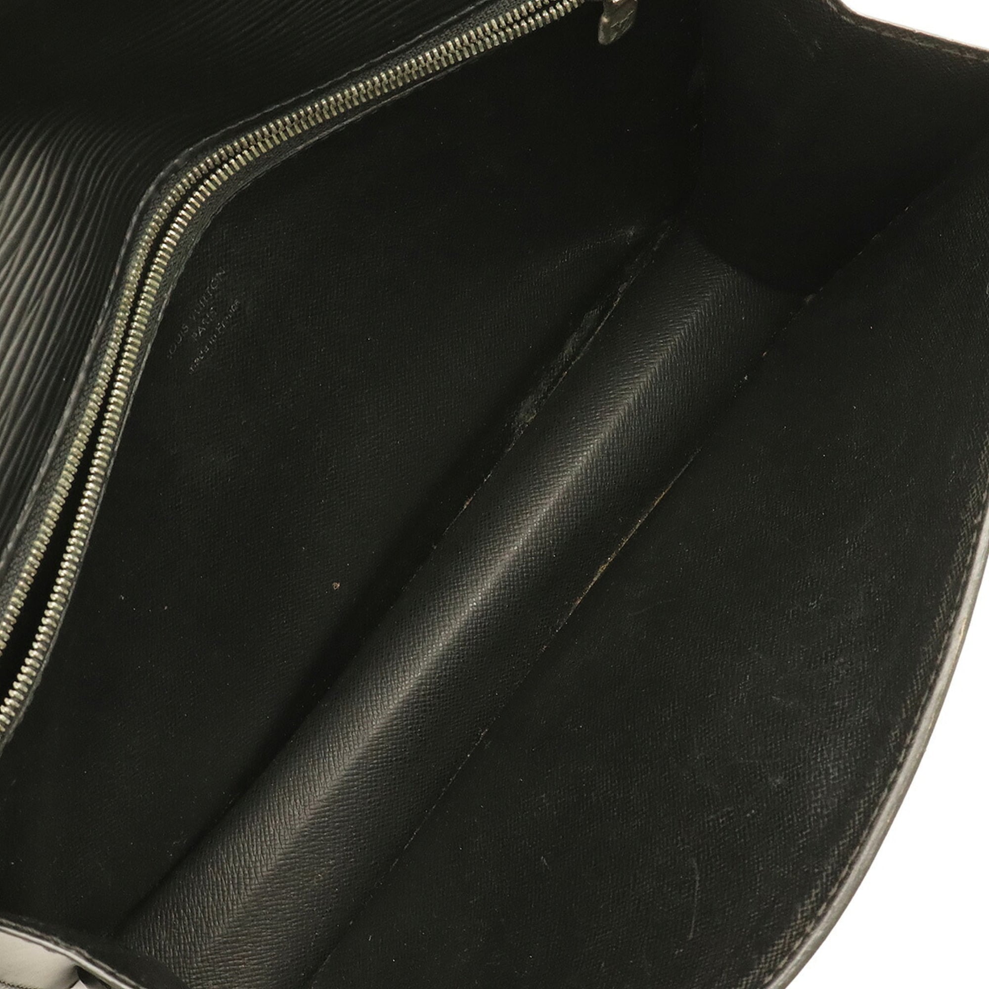 Louis Vuitton Black Noir White Epi Leather Pochette (Pre-Owned)