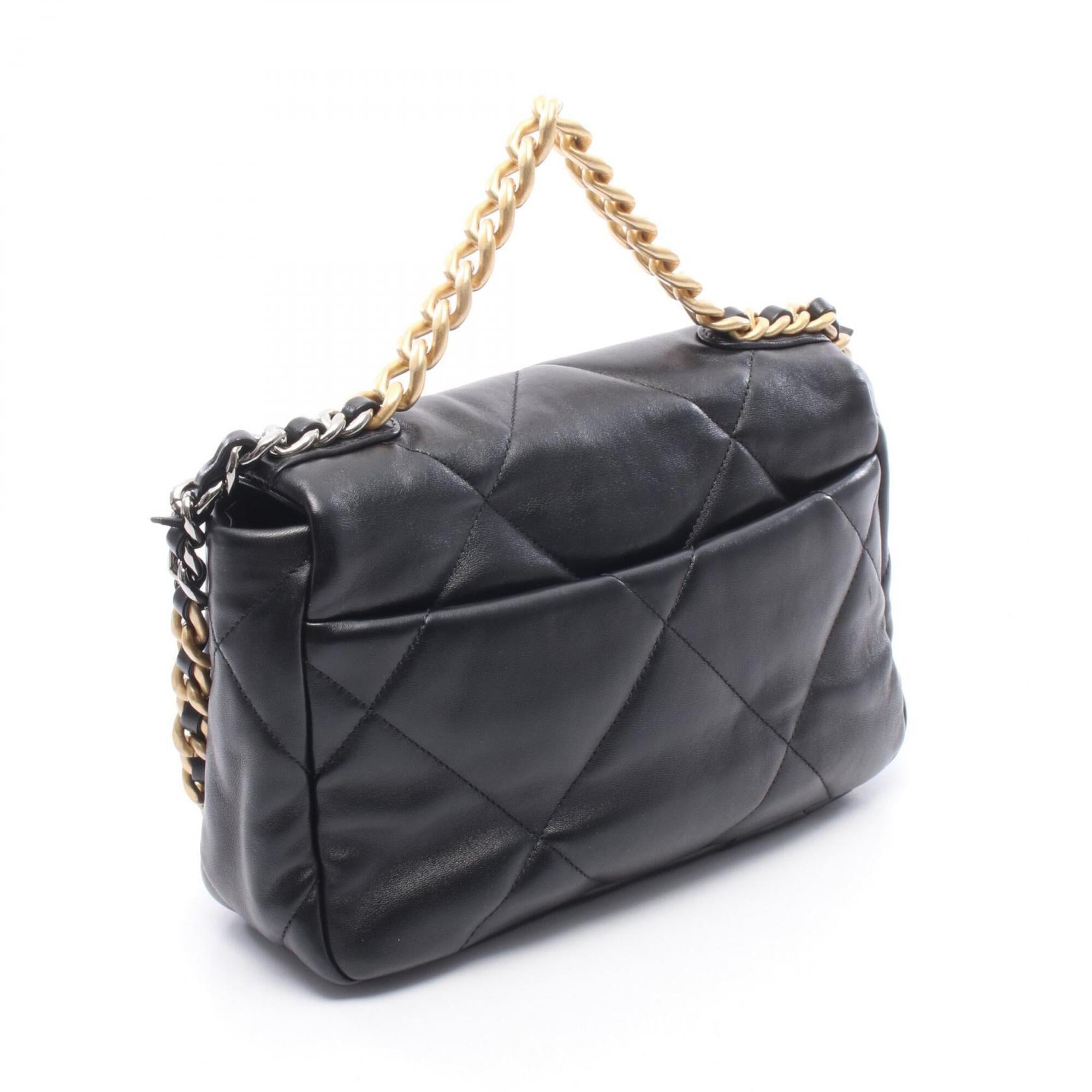 Chanel Black Leather Shoulder Bag (Pre-Owned)