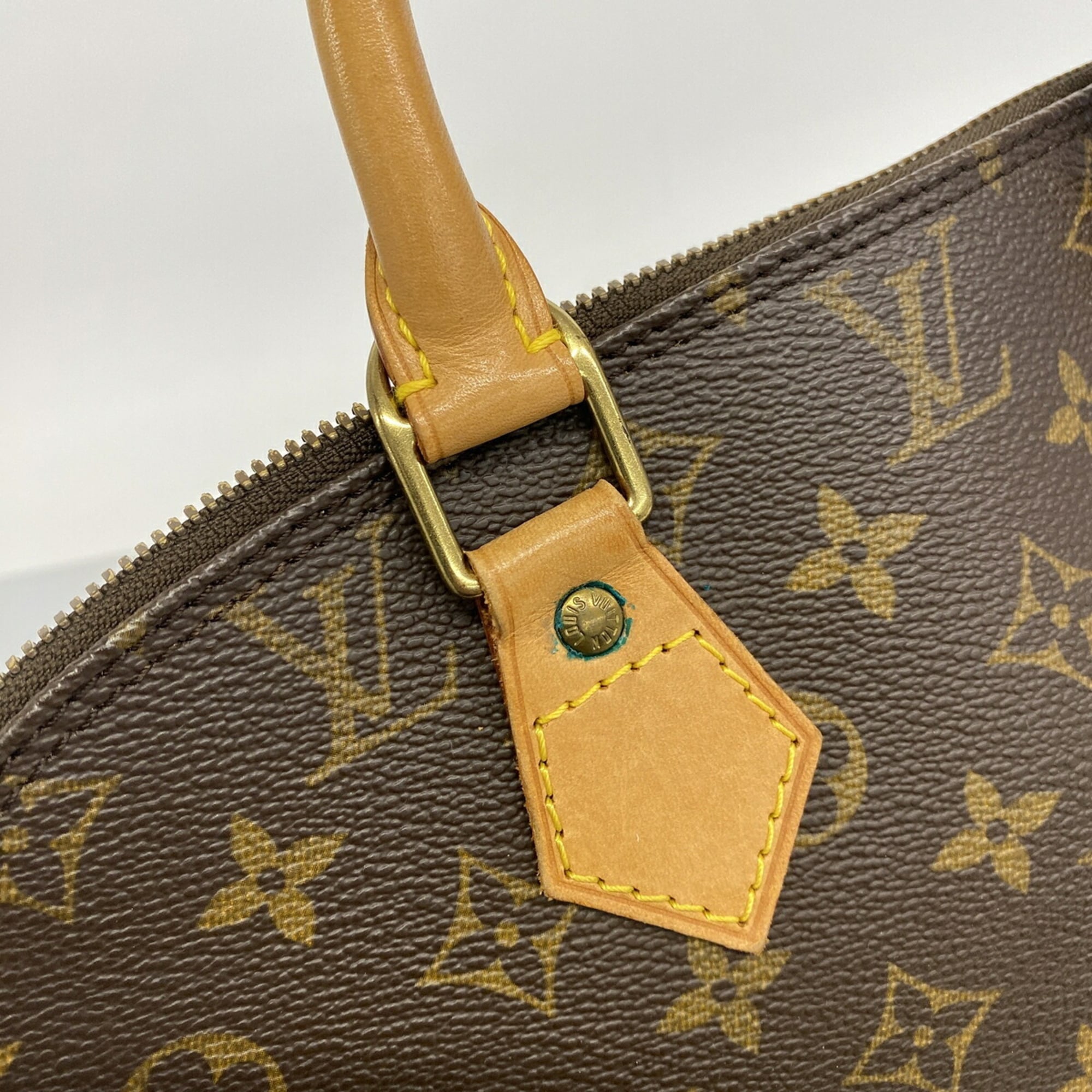 Louis Vuitton Brown Handbag (Pre-Owned)