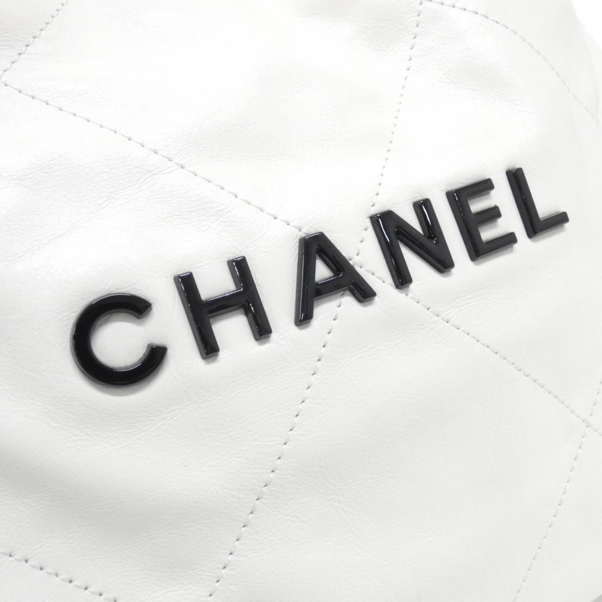 Chanel White Leather Shoulder Bag (Pre-Owned)