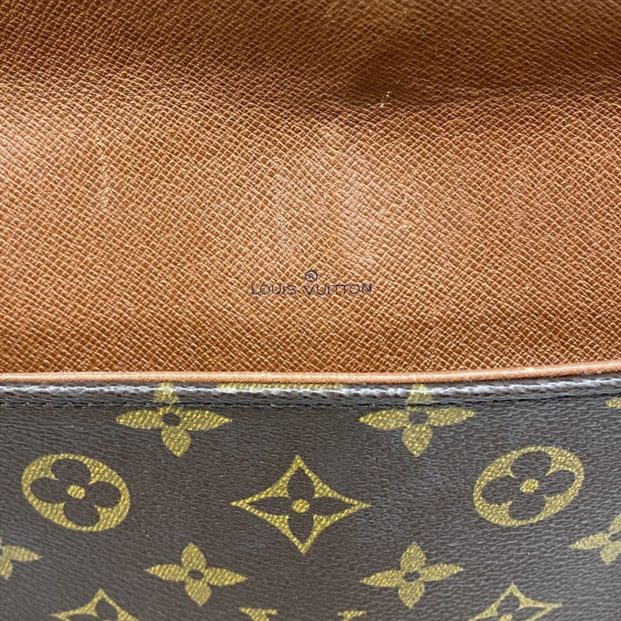 Louis Vuitton Brown Shoulder Bag (Pre-Owned)