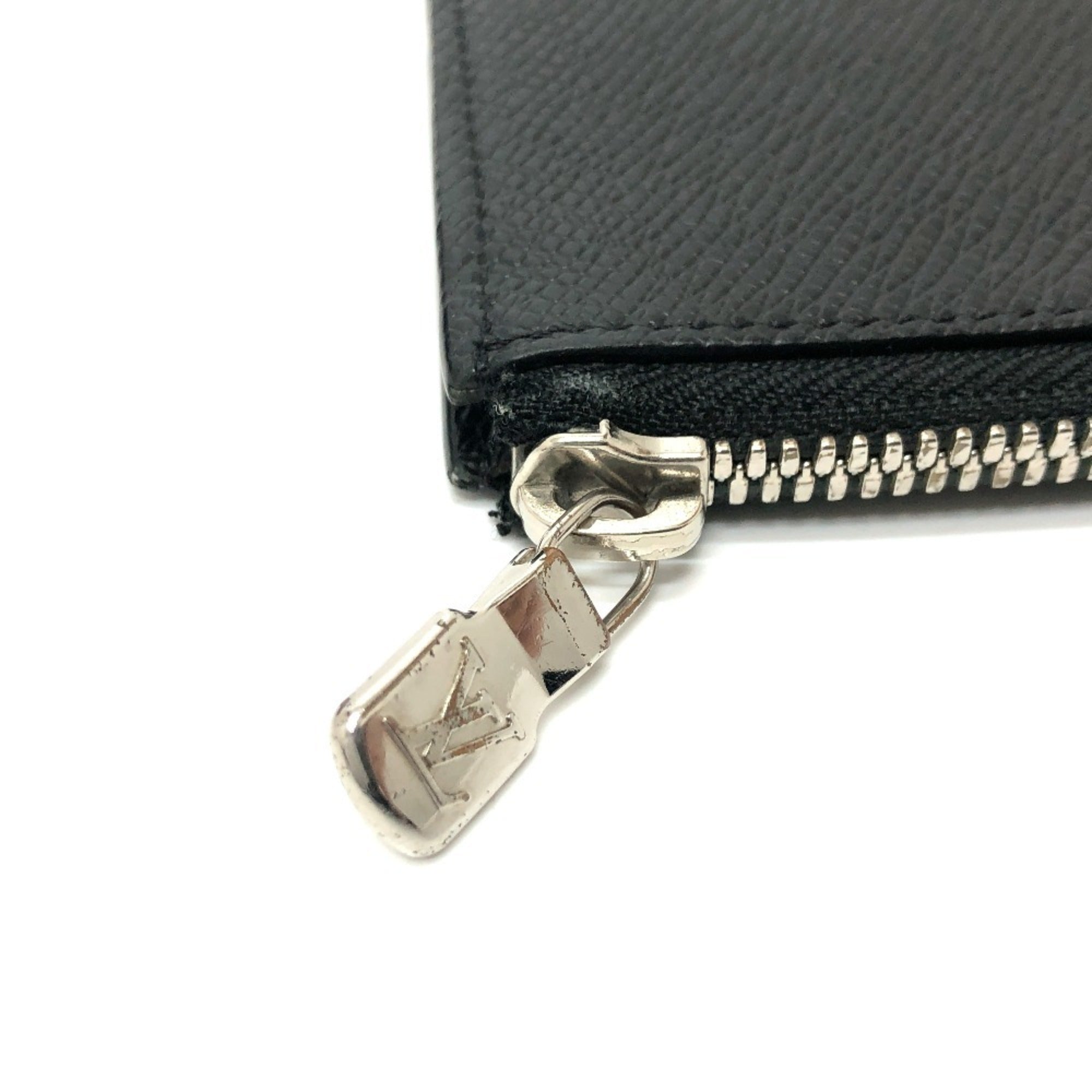 Louis Vuitton Taiga Black Galle Taiga Leather Coin Purse/Coin Case (Pre-Owned)